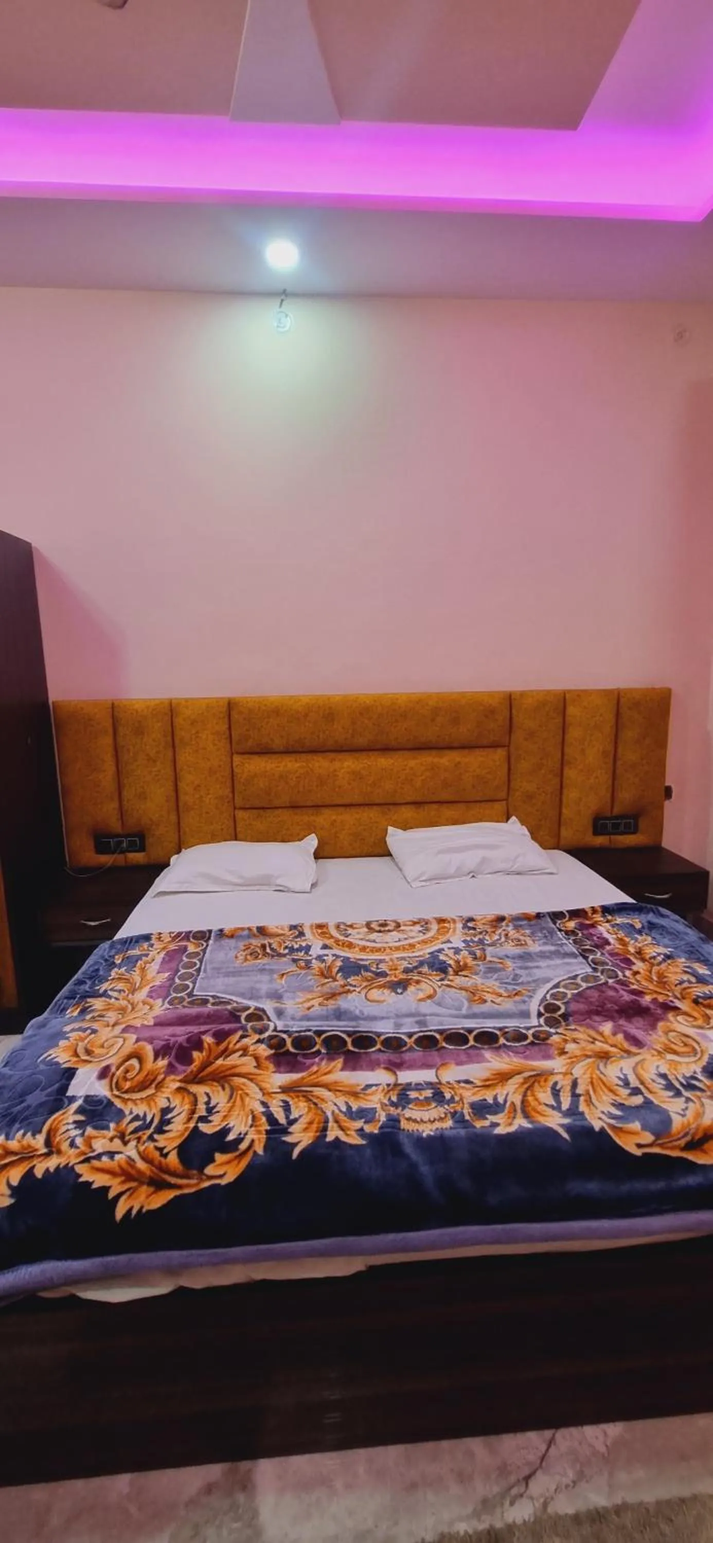 Bedroom, Bed in Surya Palace