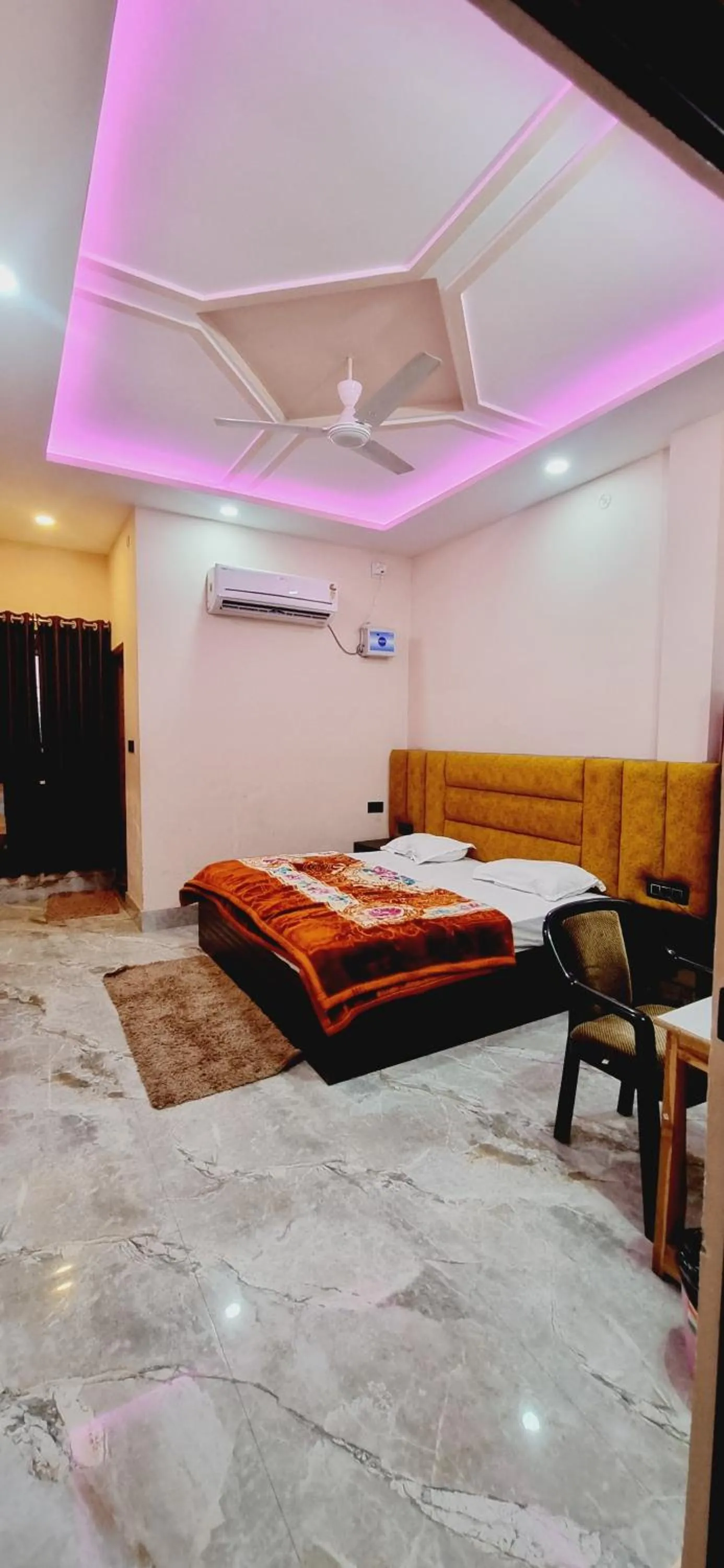 Bedroom, Bed in Surya Palace