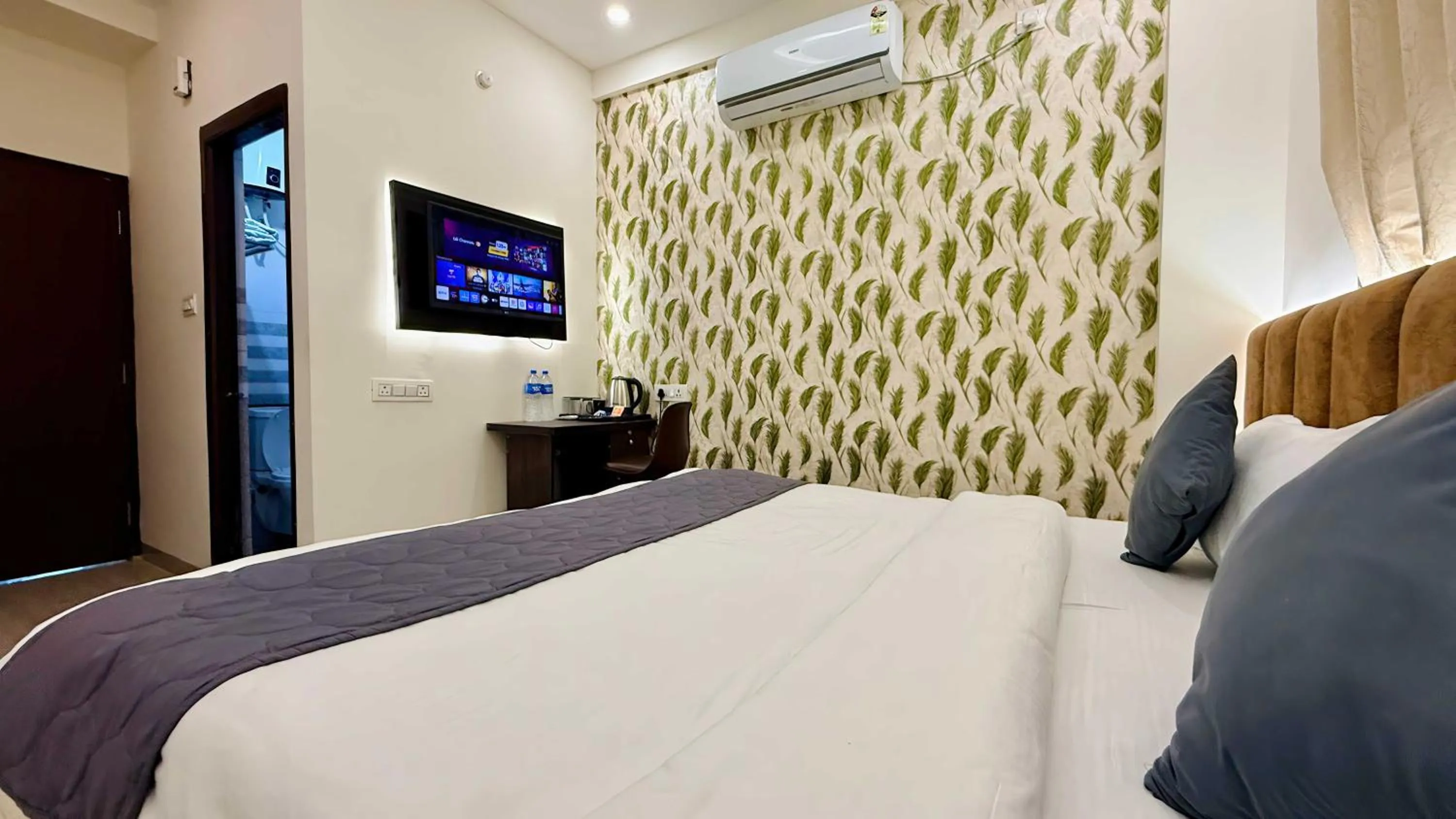 Bed in Hotel Regency