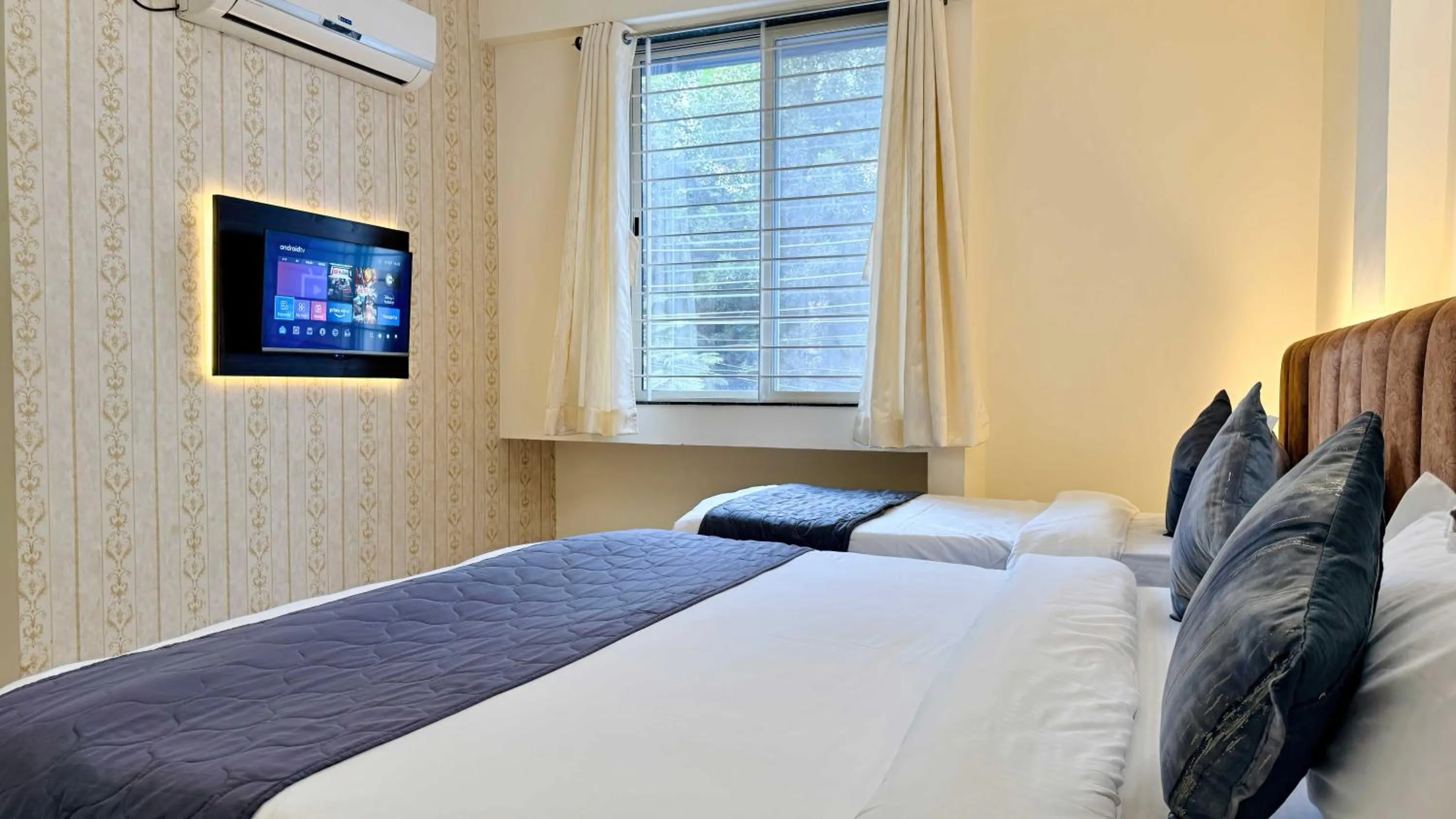 Bed in Hotel Regency