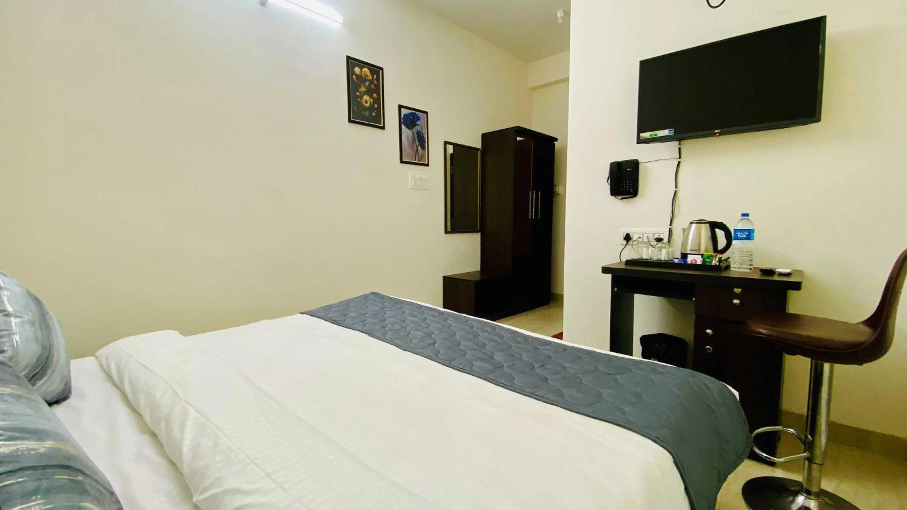 TV and multimedia, Bed in Hotel Regency