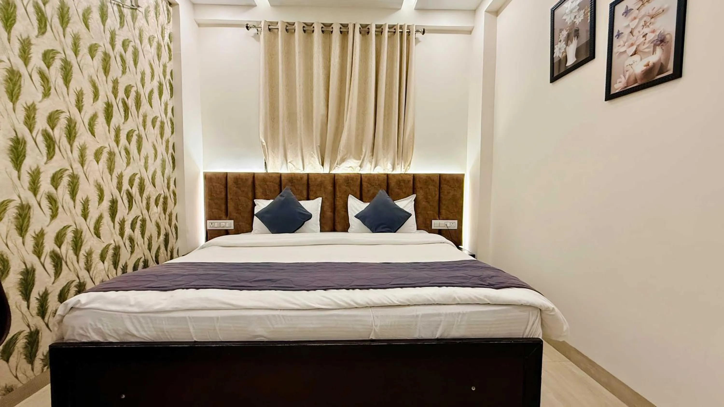 Bed in Hotel Regency