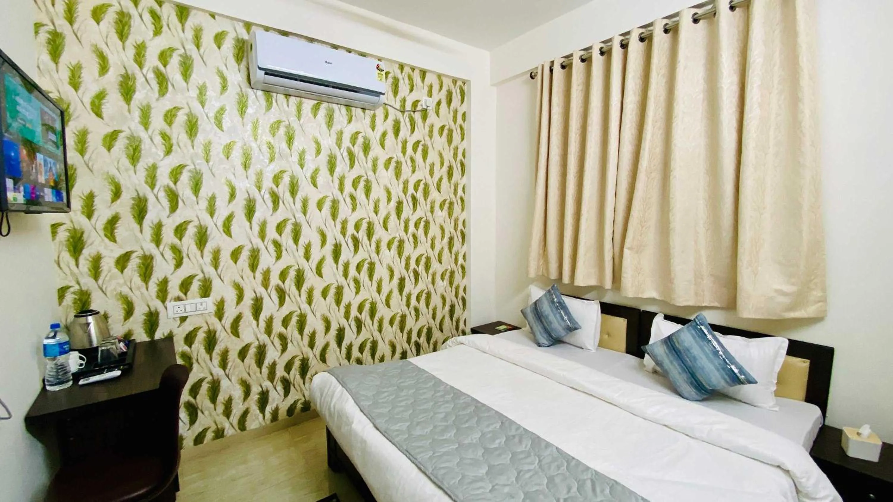 Bed in Hotel Regency