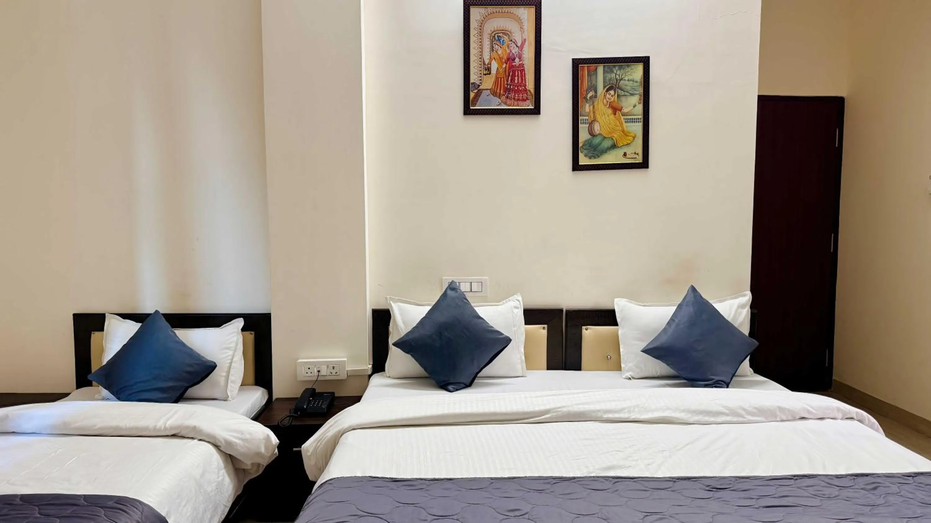 Bed in Hotel Regency