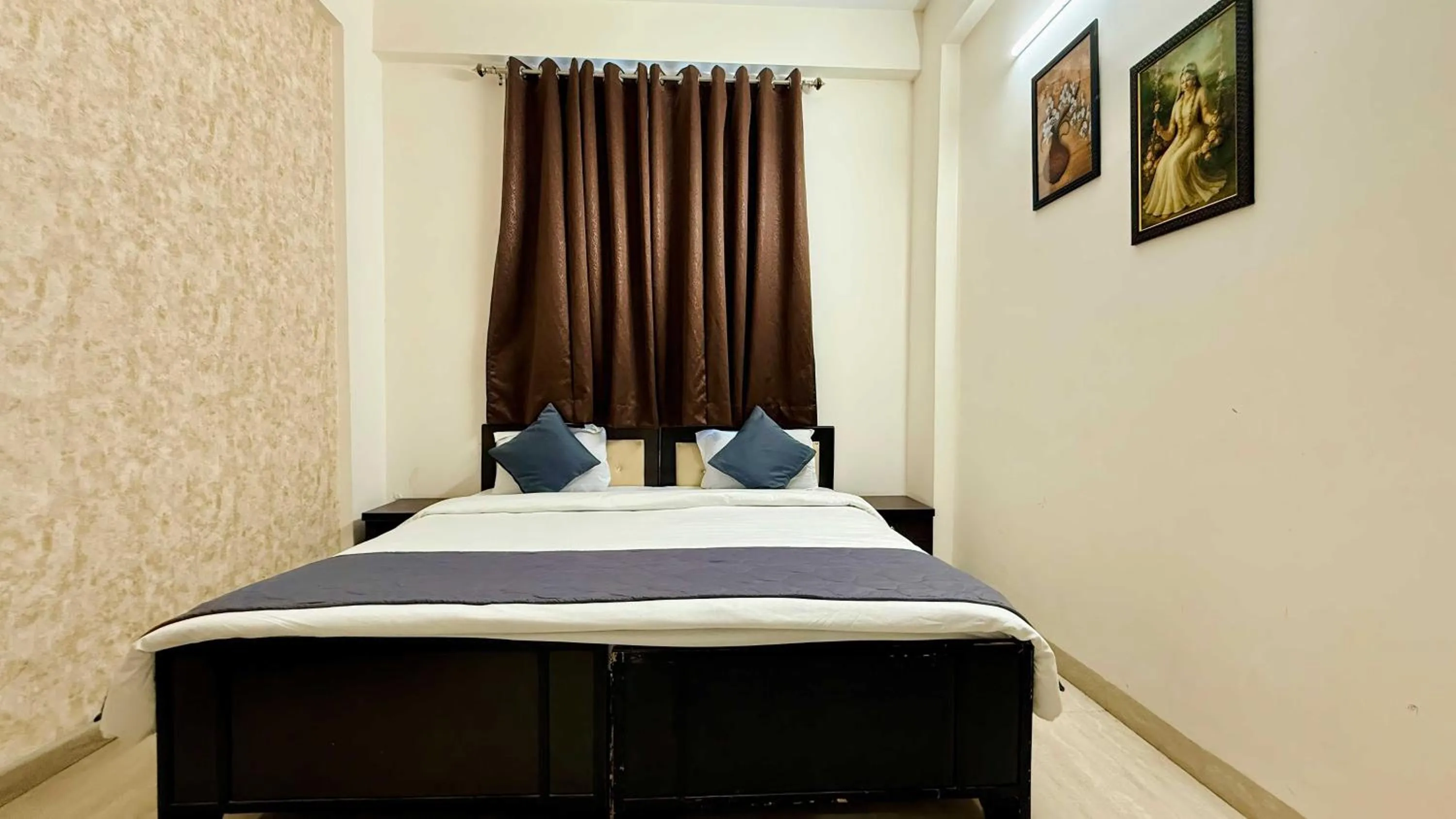 Bed in Hotel Regency