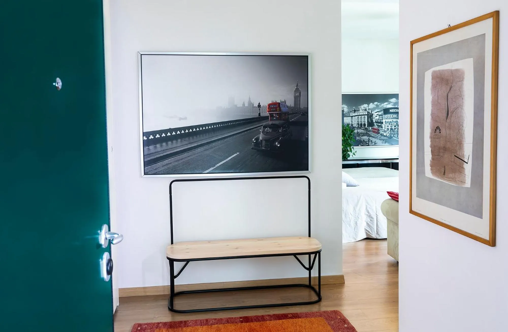 Photo of the whole room in Rita's Garden