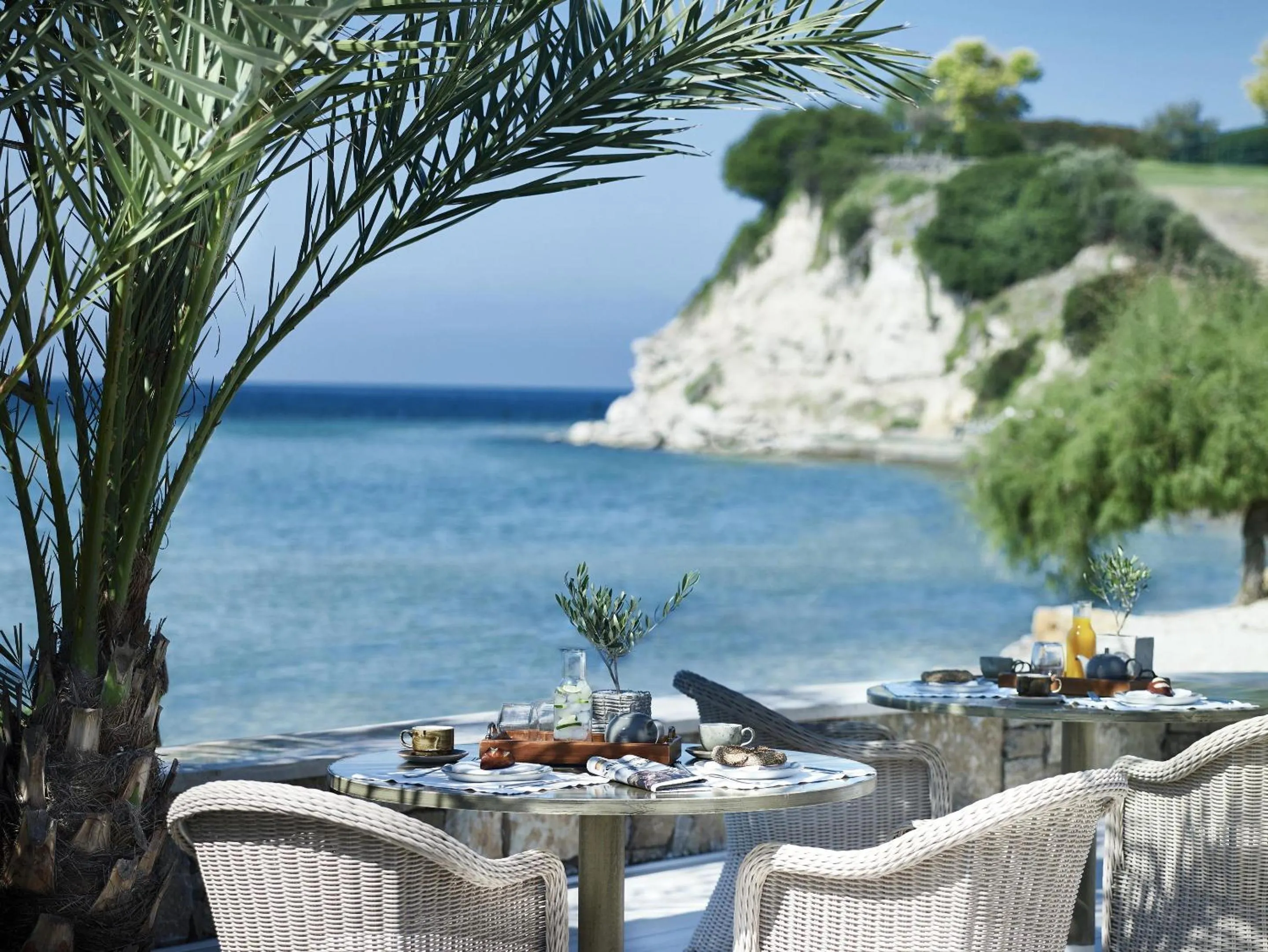 Restaurant/places to eat in Sani Beach