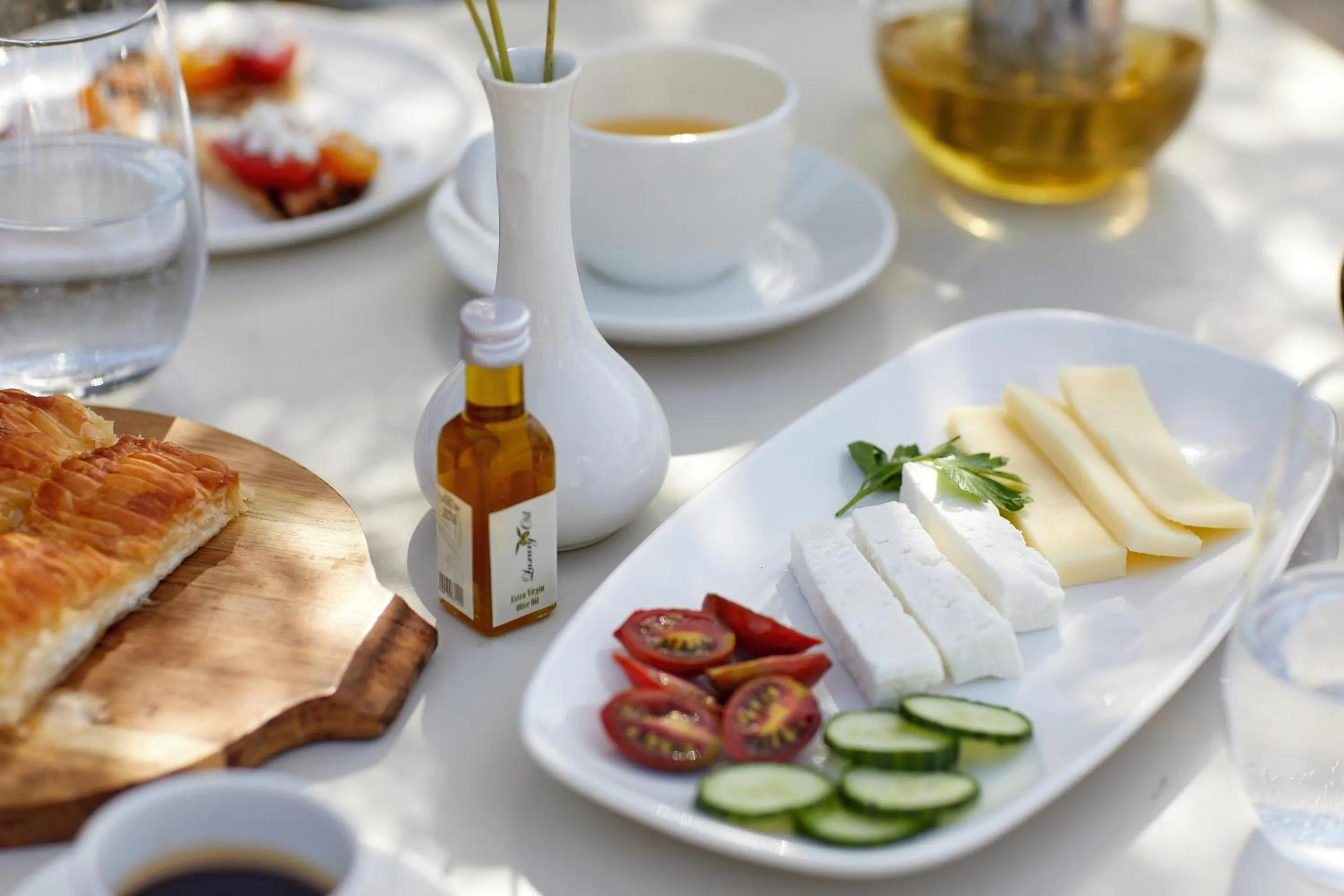 Restaurant/places to eat in Sani Beach