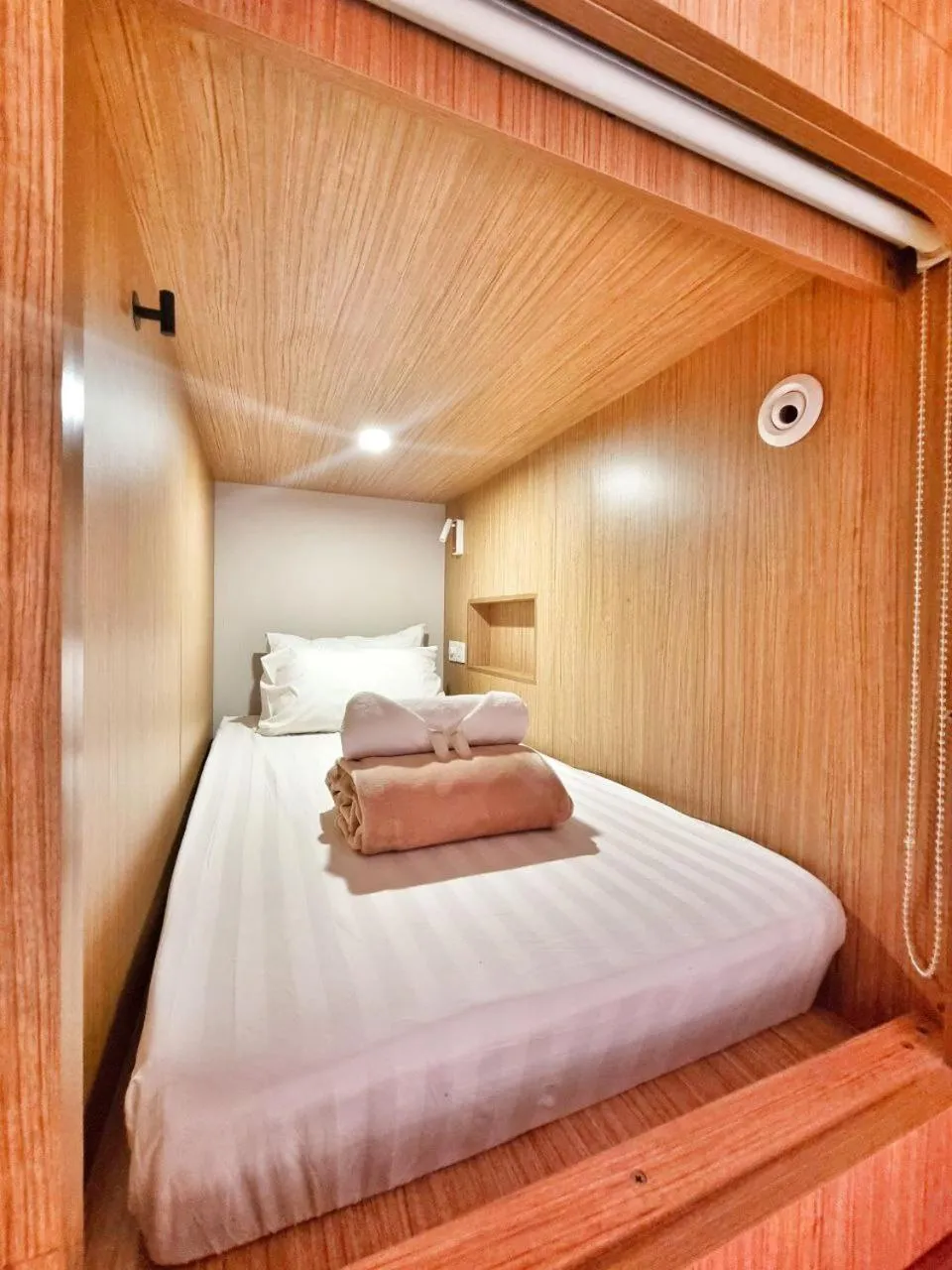 bunk bed, Bed in Moonstar Cebu Capsule Hotel