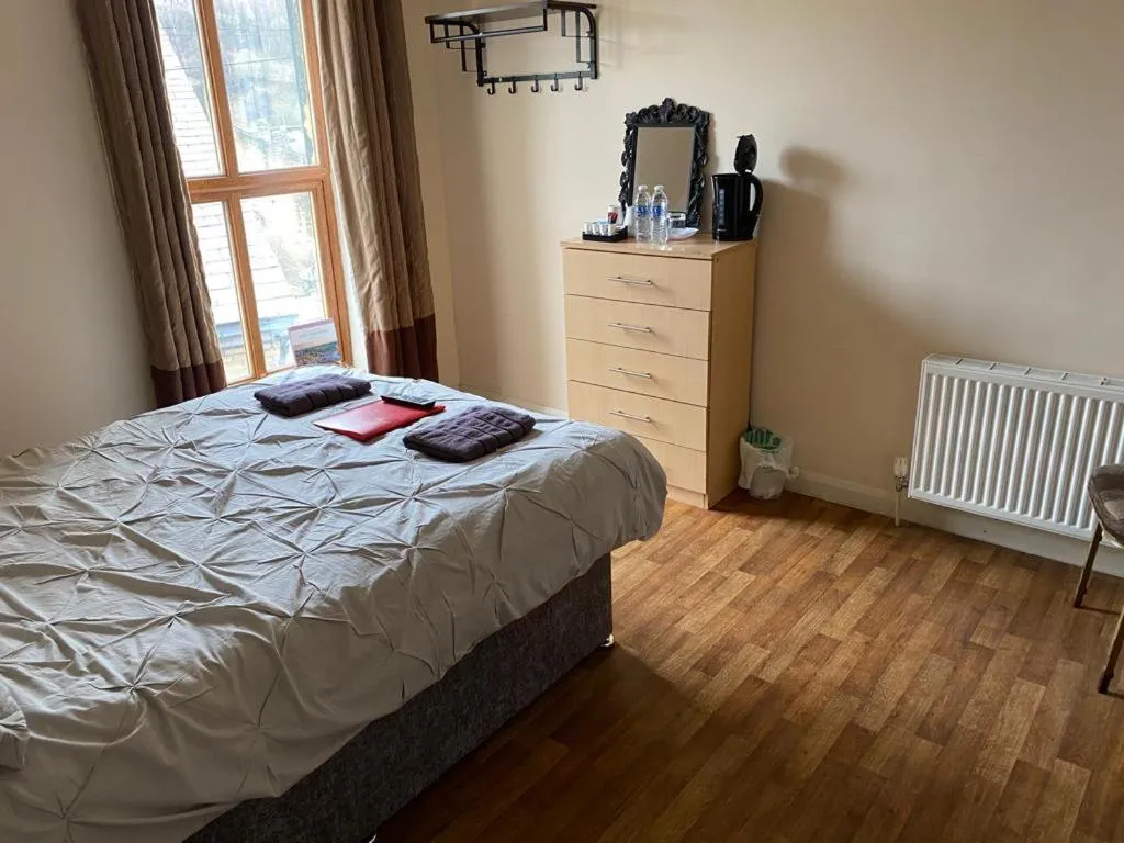 Bedroom, Bed in The Old Post Office Public House & Hotel