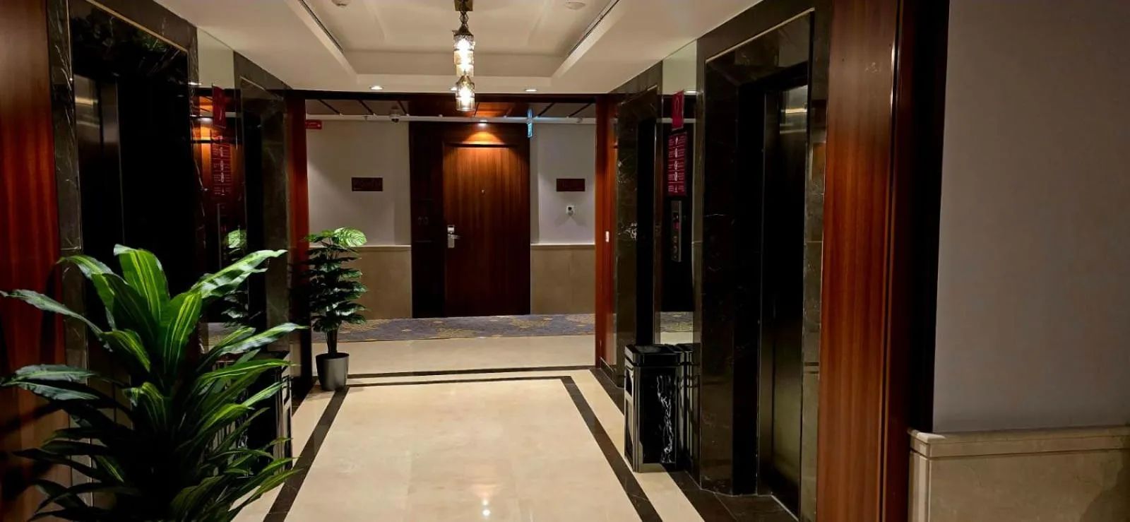 elevator in Maysan Rehab Al Mysk Hotel