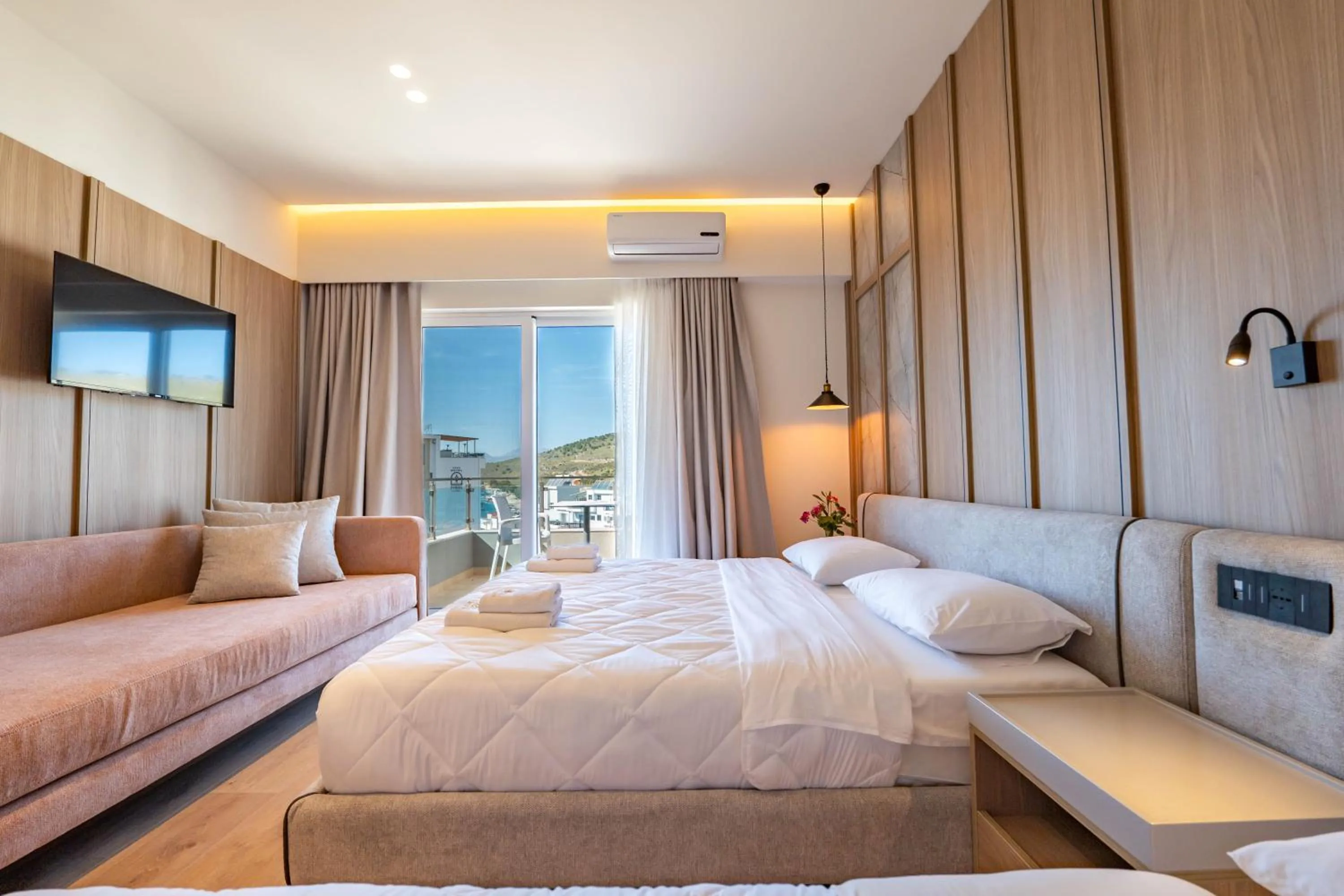 Bed in Heksamil Hotel