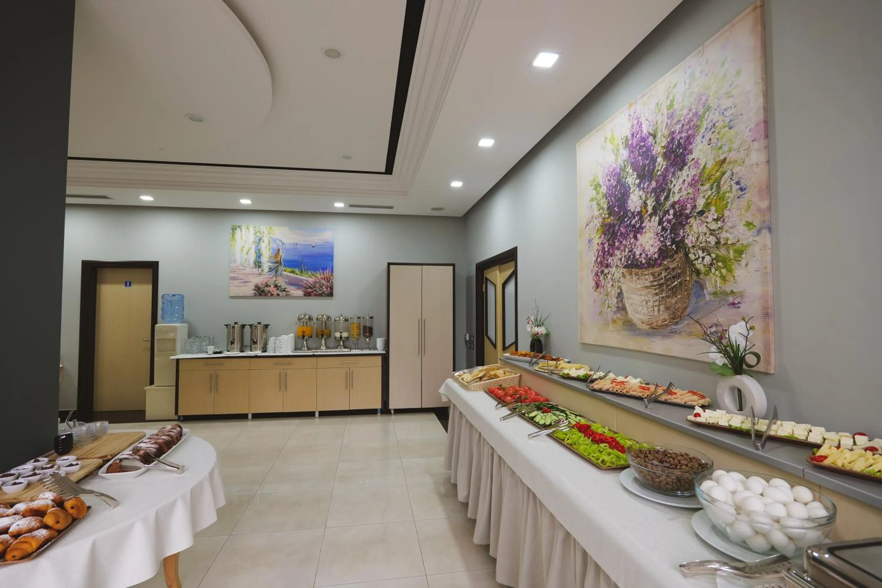 Food and drinks in Heksamil Hotel