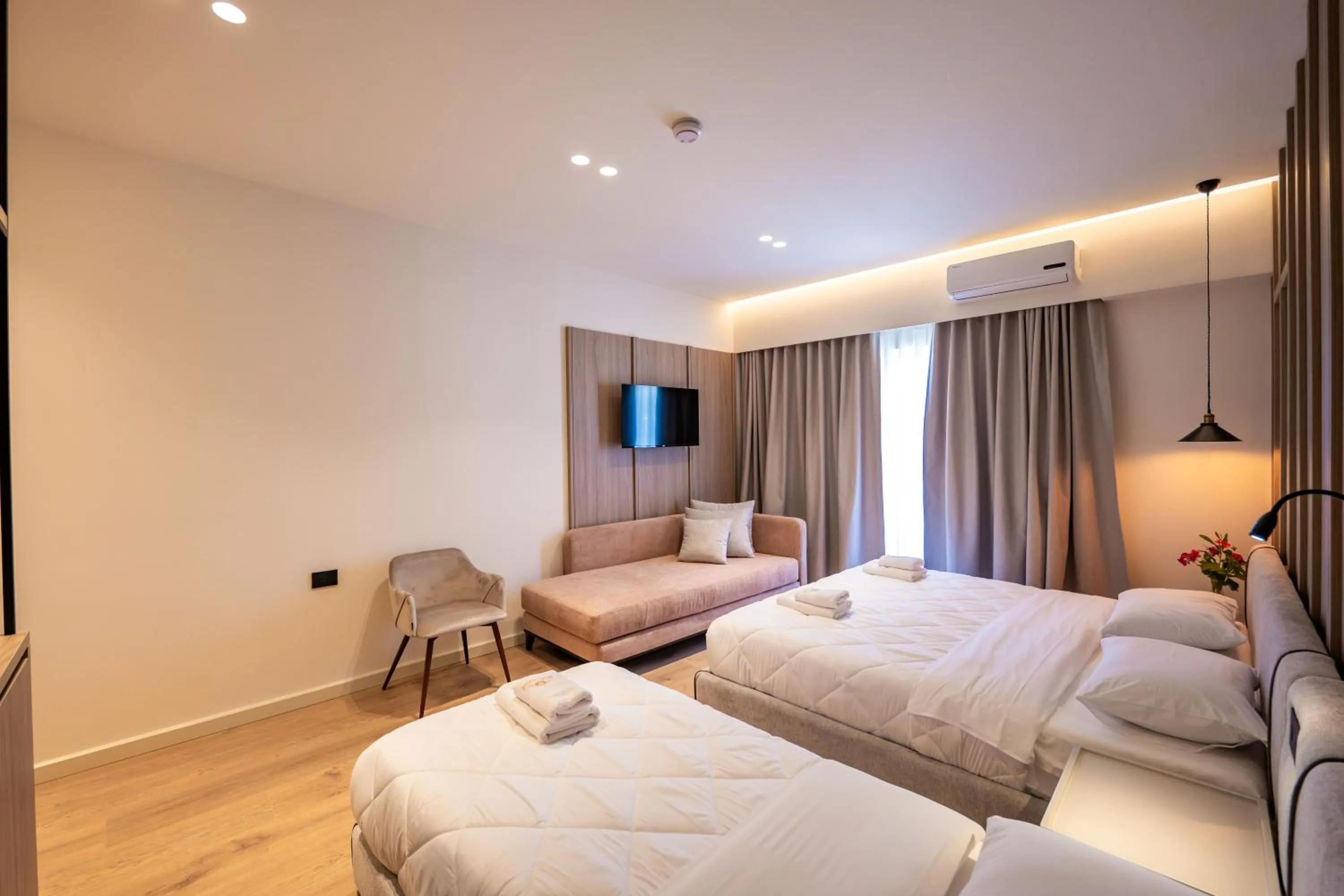 TV and multimedia, Bed in Heksamil Hotel