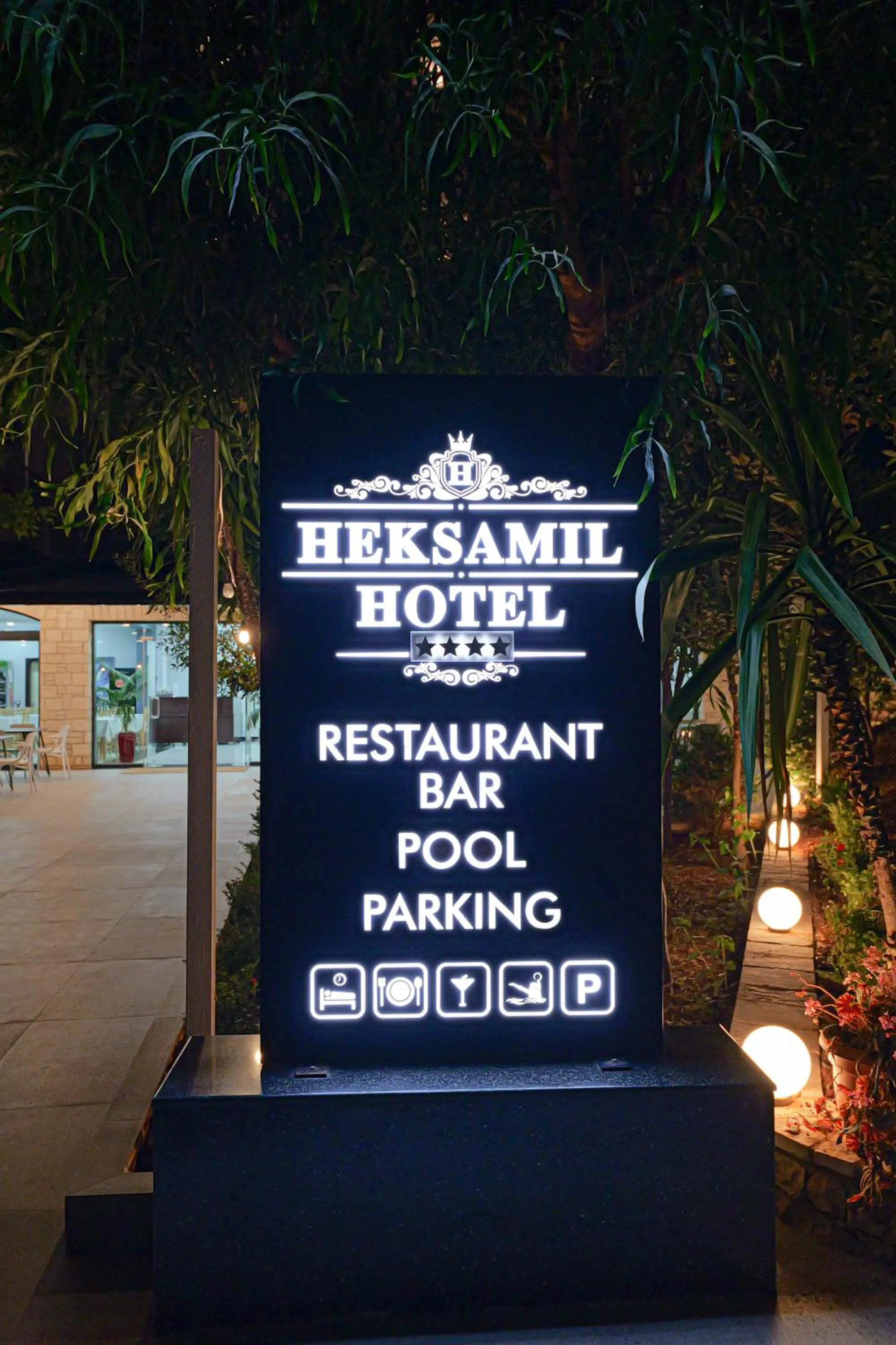 Night in Heksamil Hotel