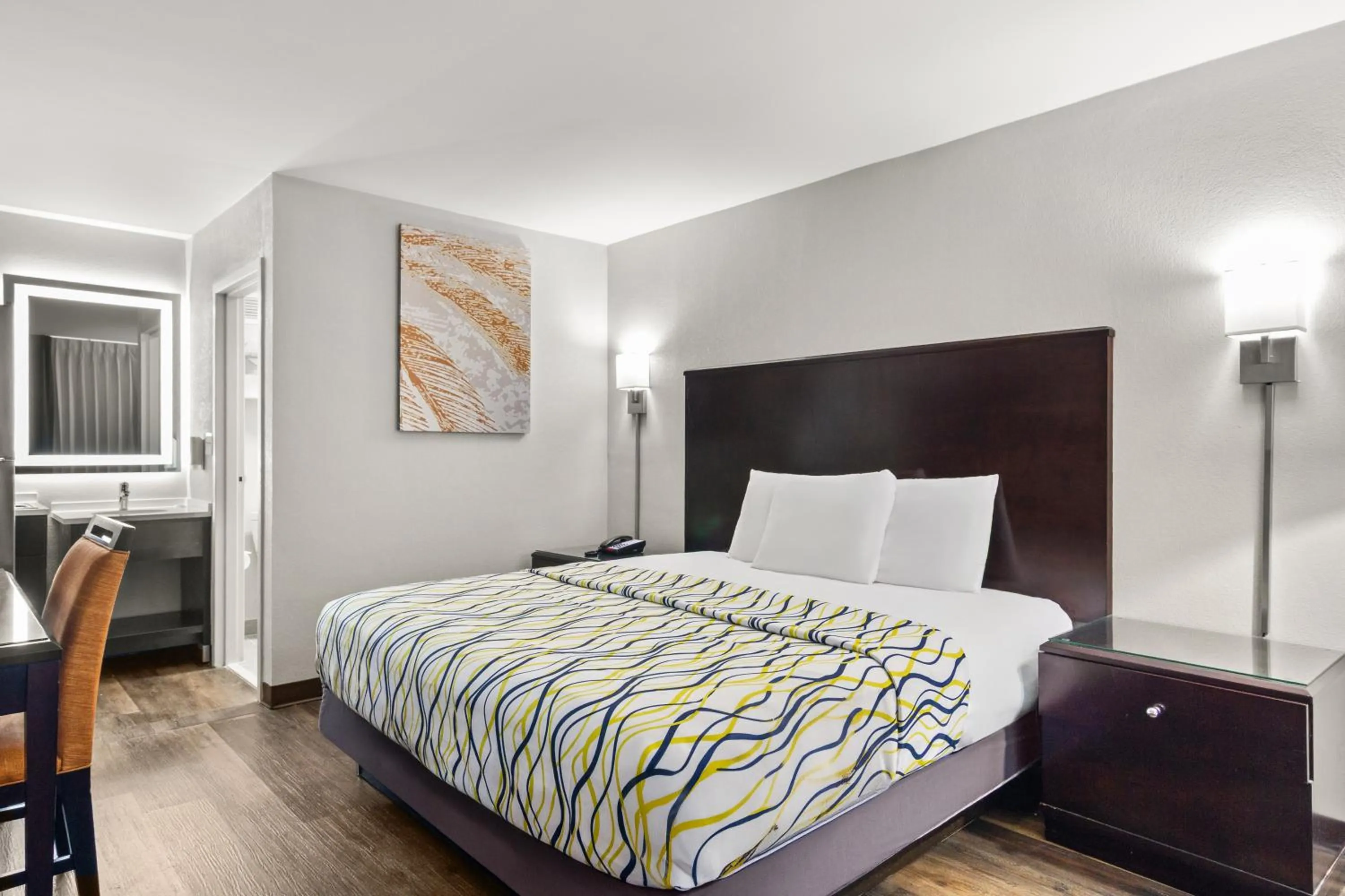 Bedroom in Suburban Studios