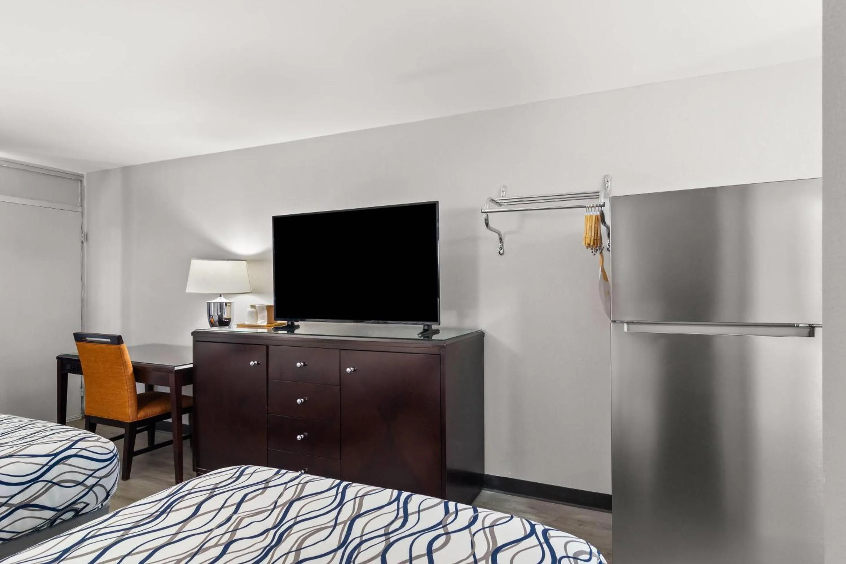 Bedroom, Bed in Suburban Studios Orange Park - Jacksonville near Naval Air Station