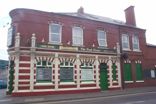 Property building in Shanahans B&B with Sports Bar