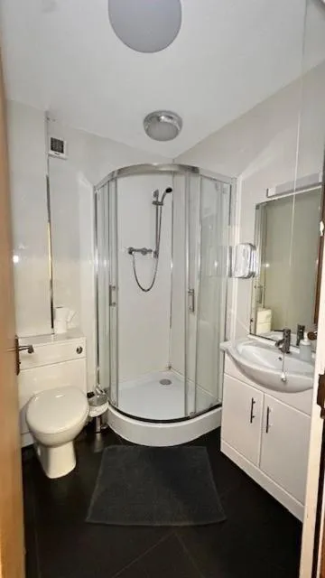 Shanahans B&B with Sports Bar