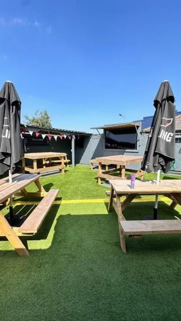 Shanahans B&B with Sports Bar