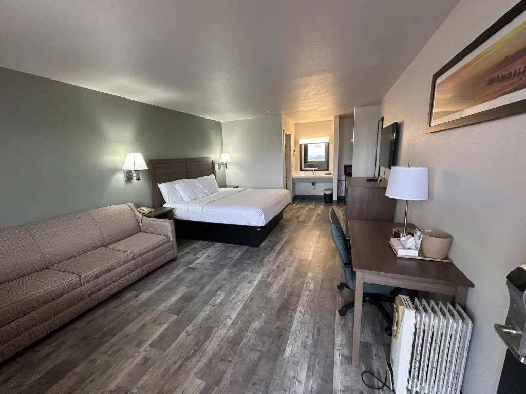 Bed in Chincoteague Inn