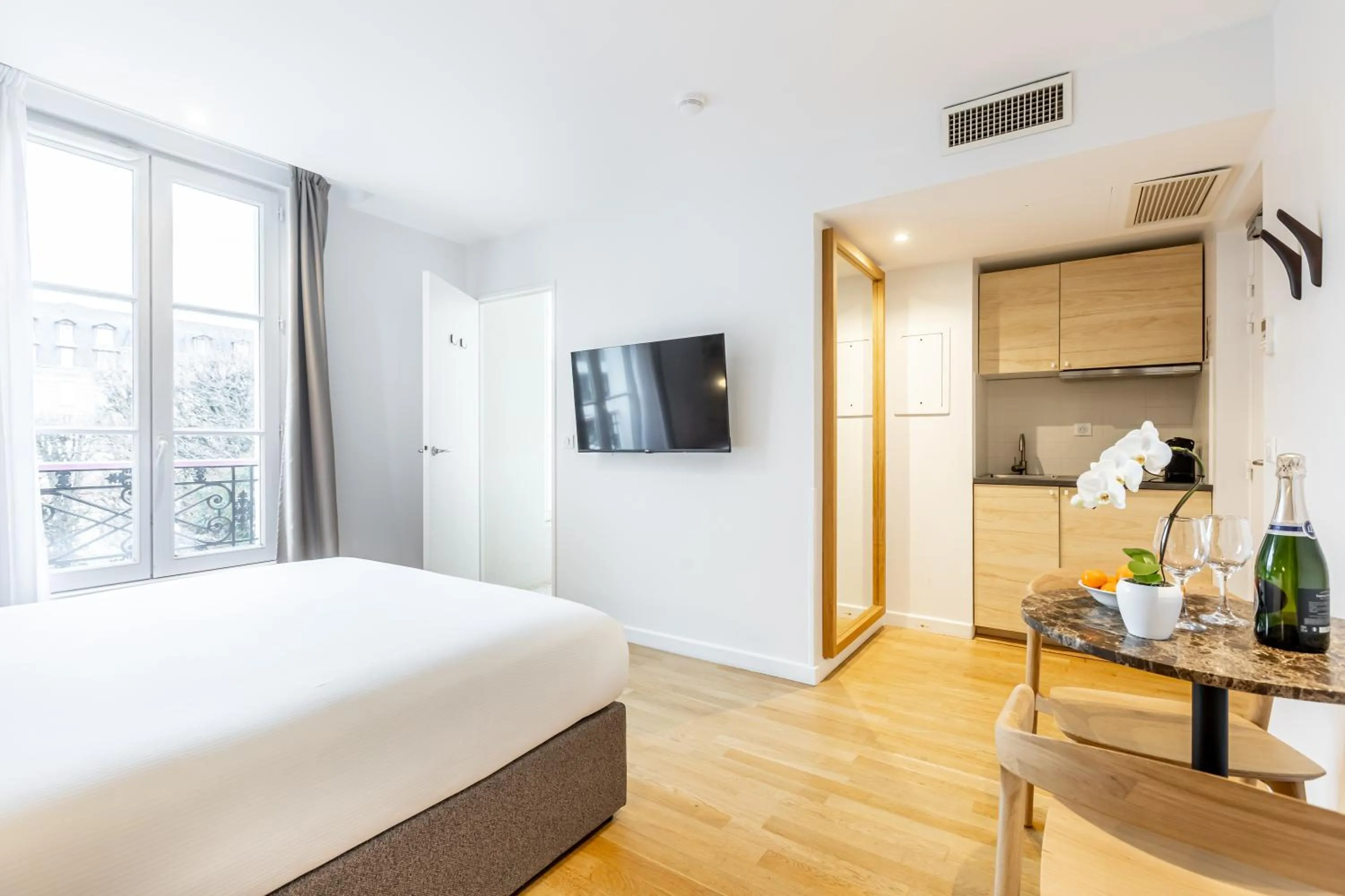 Kitchen or kitchenette, Bed in La Quintinie by Sweett