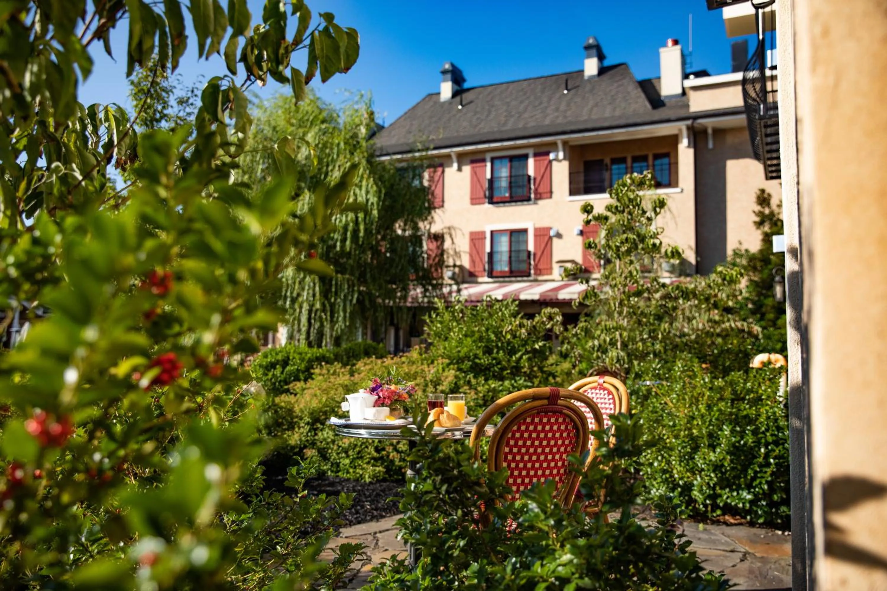 Garden view in Mirbeau Inn & Spa - Plymouth