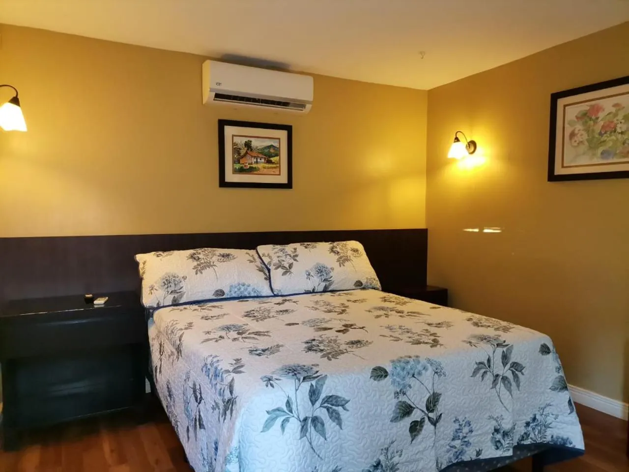 Bed in Airport Costa Rica B&B