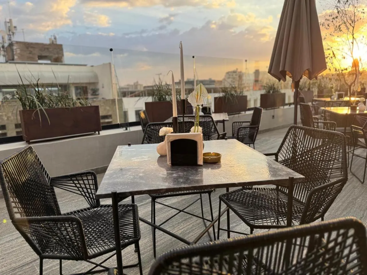 Restaurant/places to eat in Hotel Aló Degollado