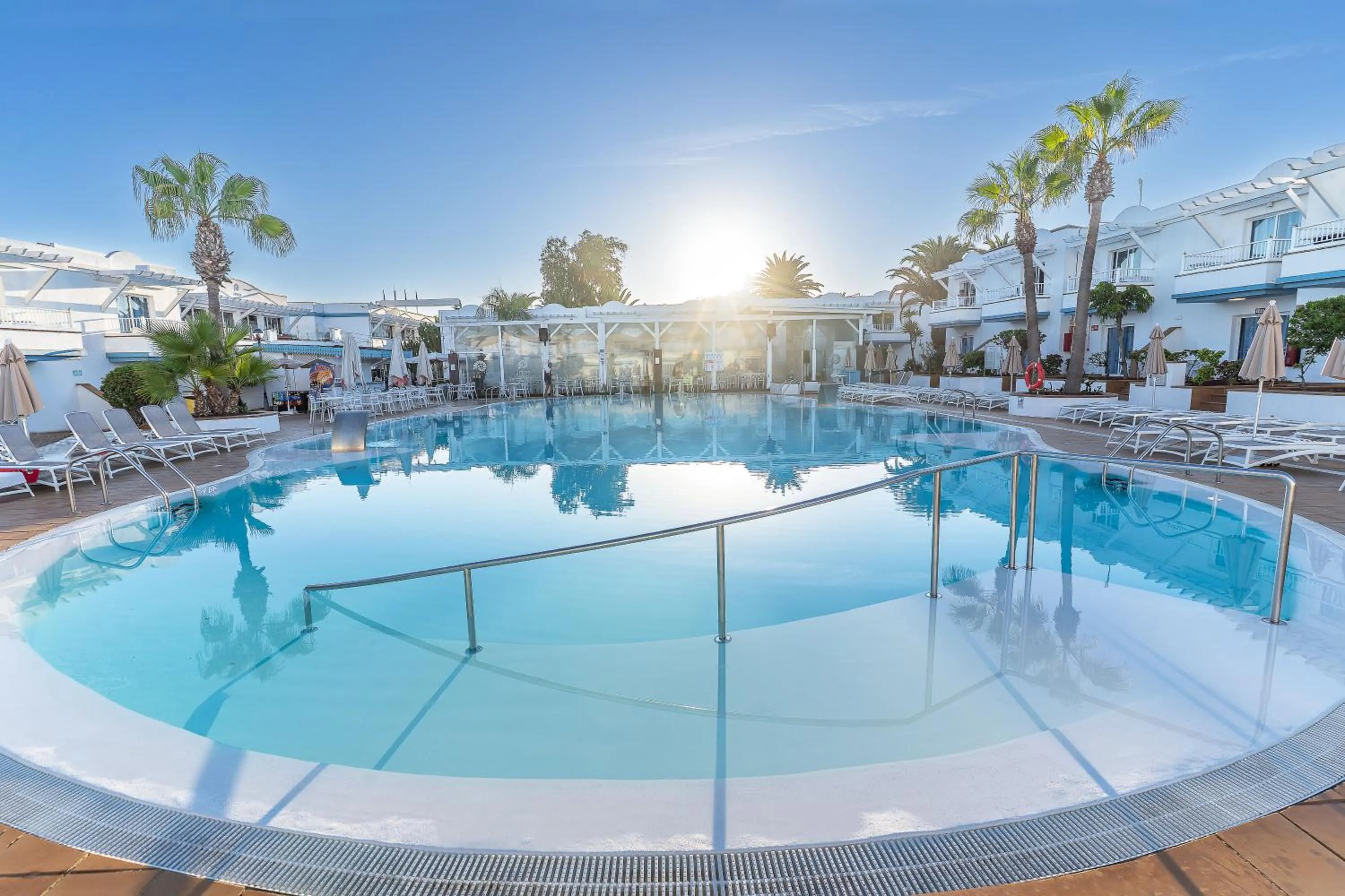 Swimming pool in Hotel Arena Beach