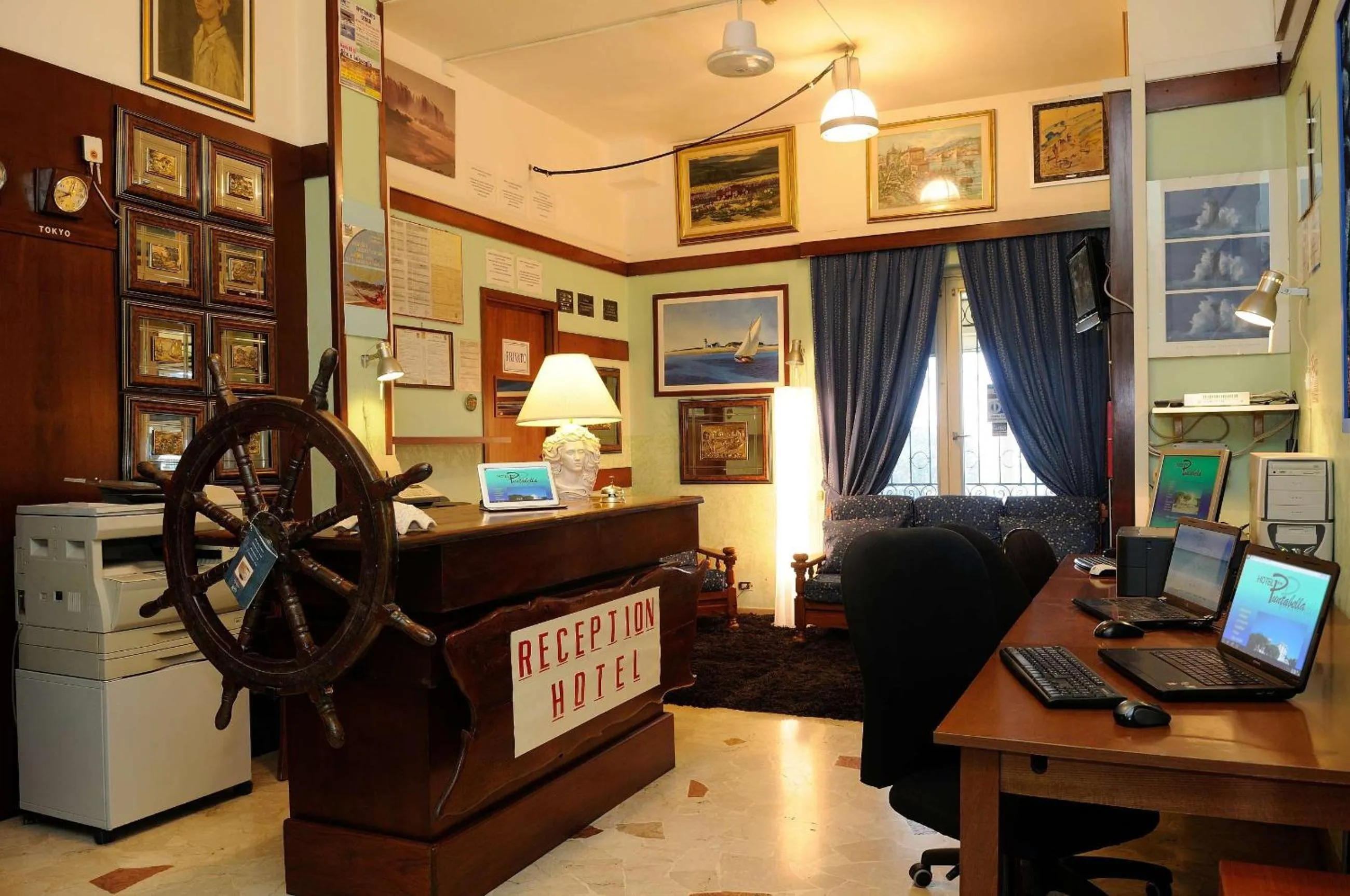 Lobby or reception in Hotel Puntabella