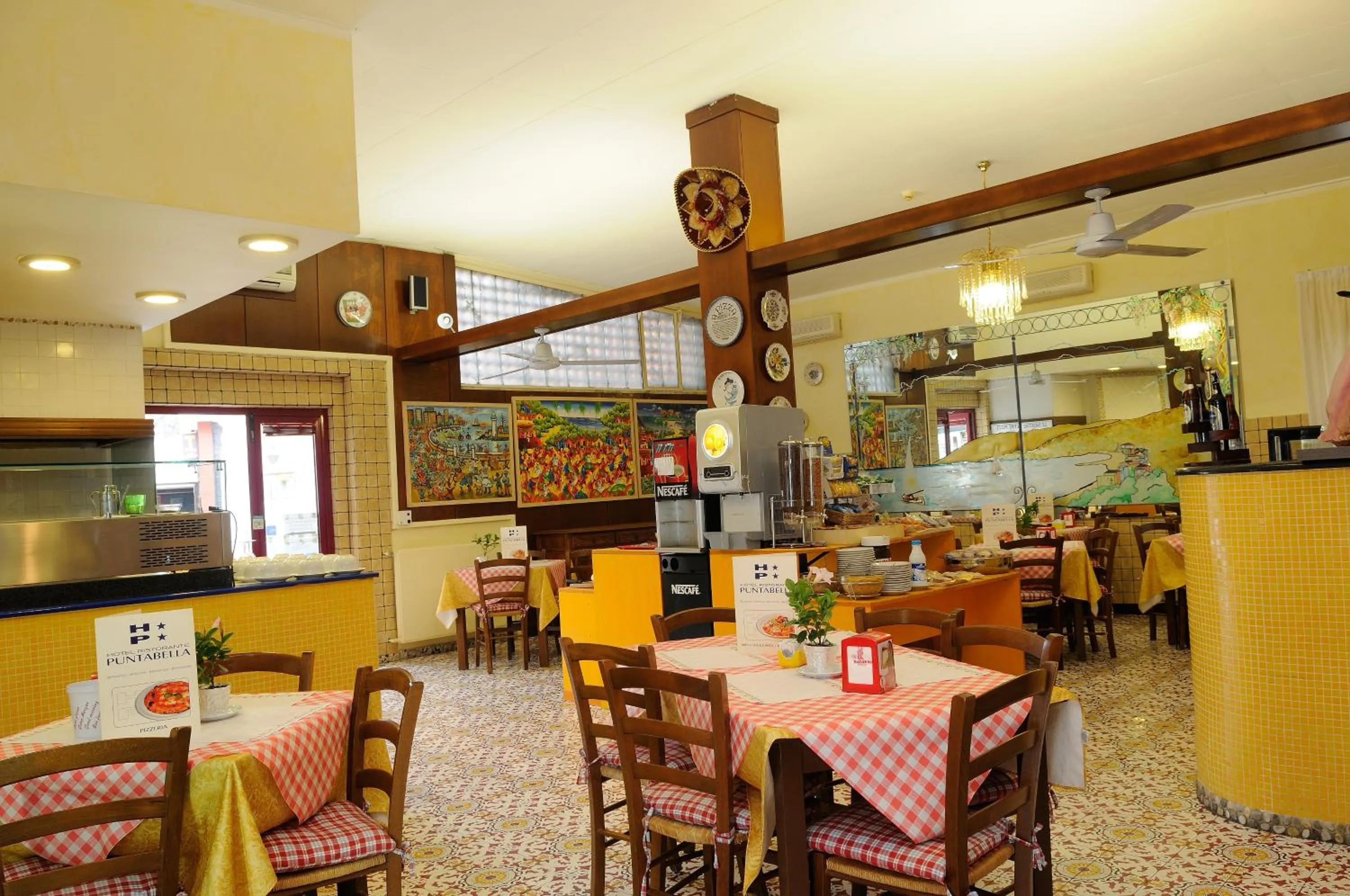 Restaurant/places to eat in Hotel Puntabella