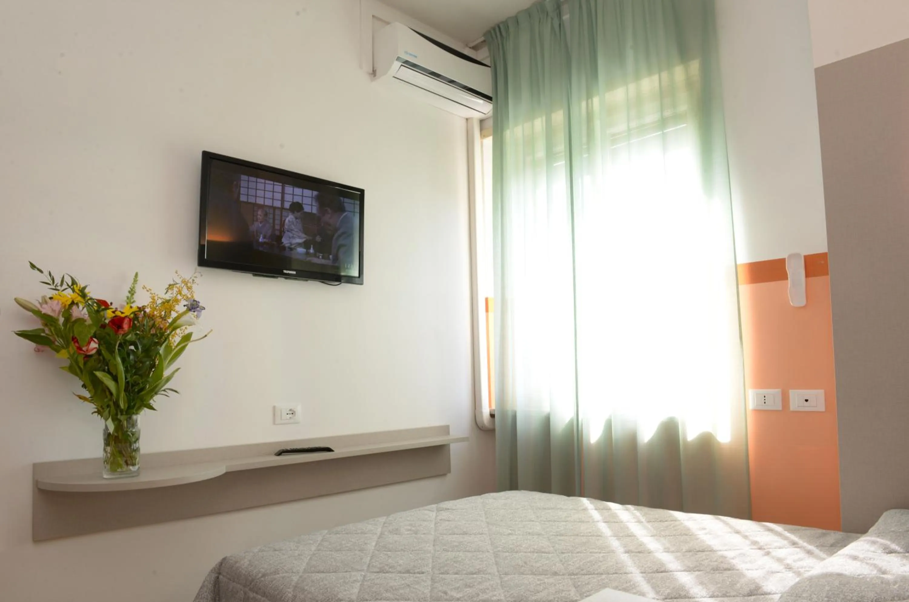 TV and multimedia, Bed in Hotel Puntabella