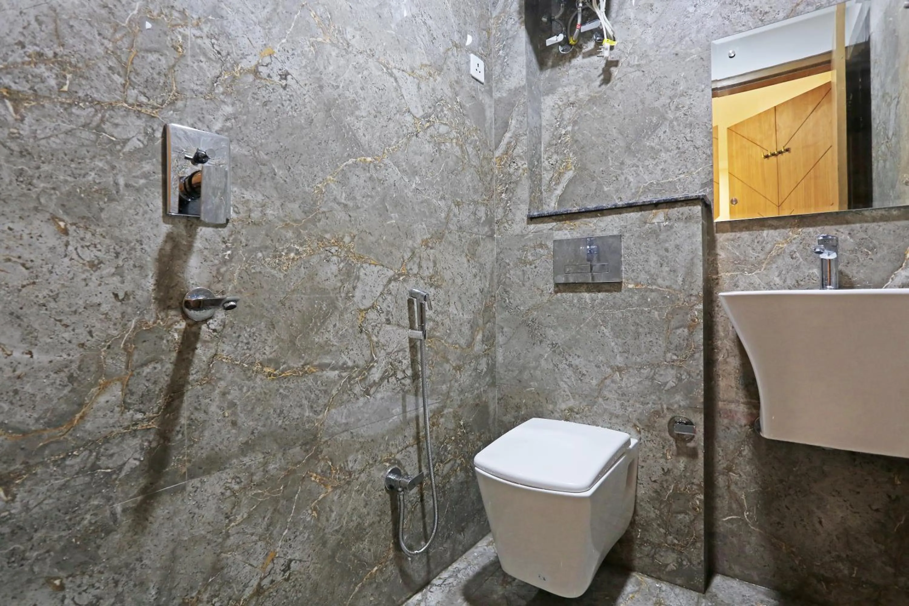 Shower in Hotel Nova Inn Near Delhi Airport