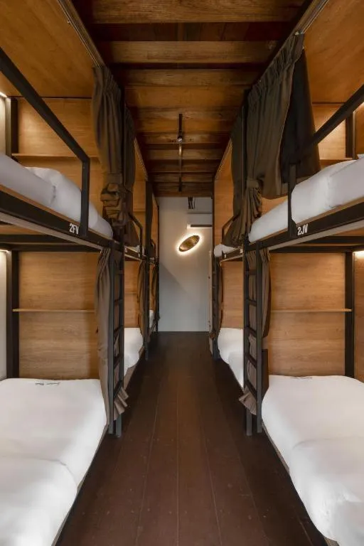 Bed in Armenian House by IIP