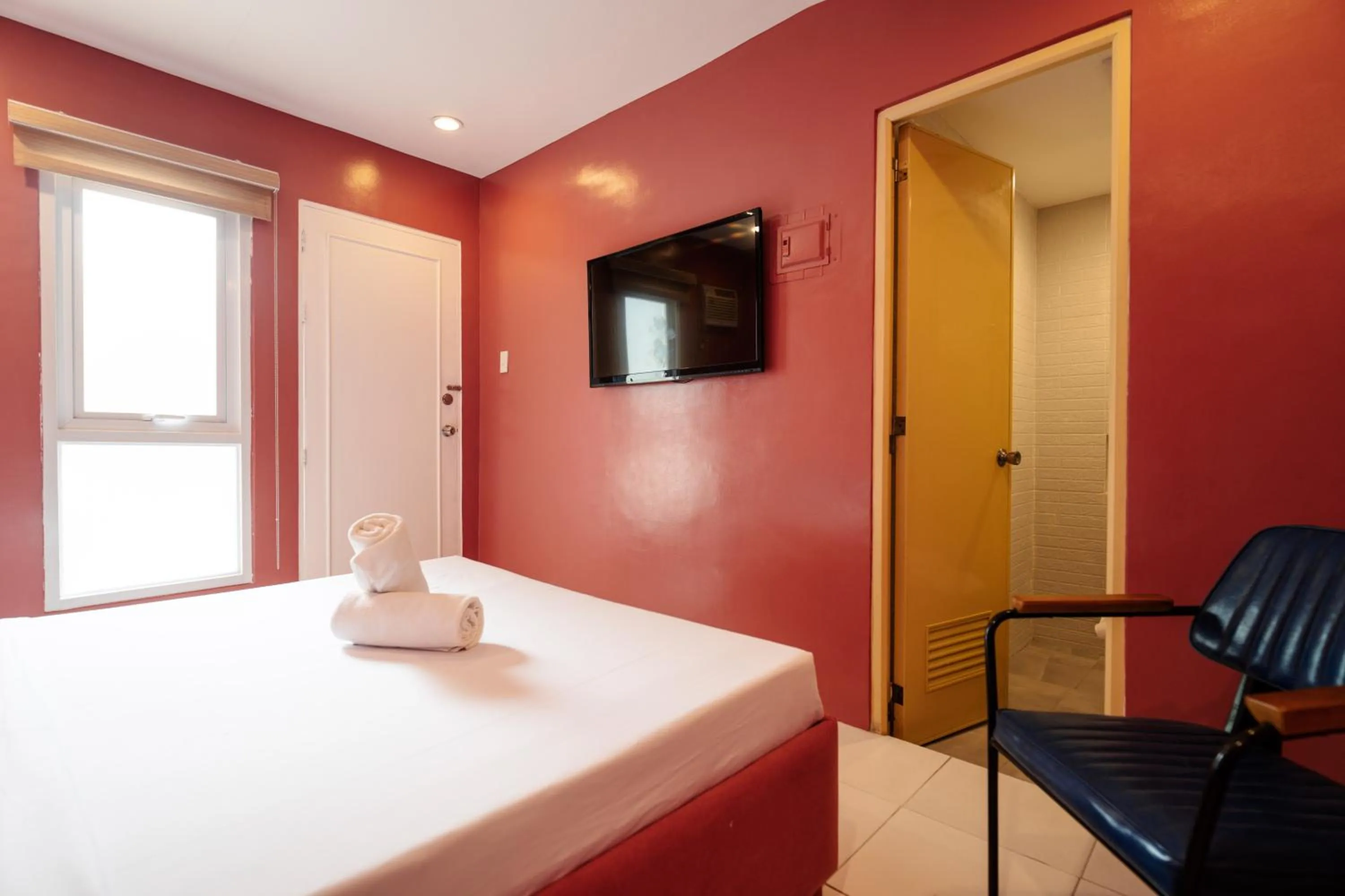 Bed in Jacobs Hill Tagaytay