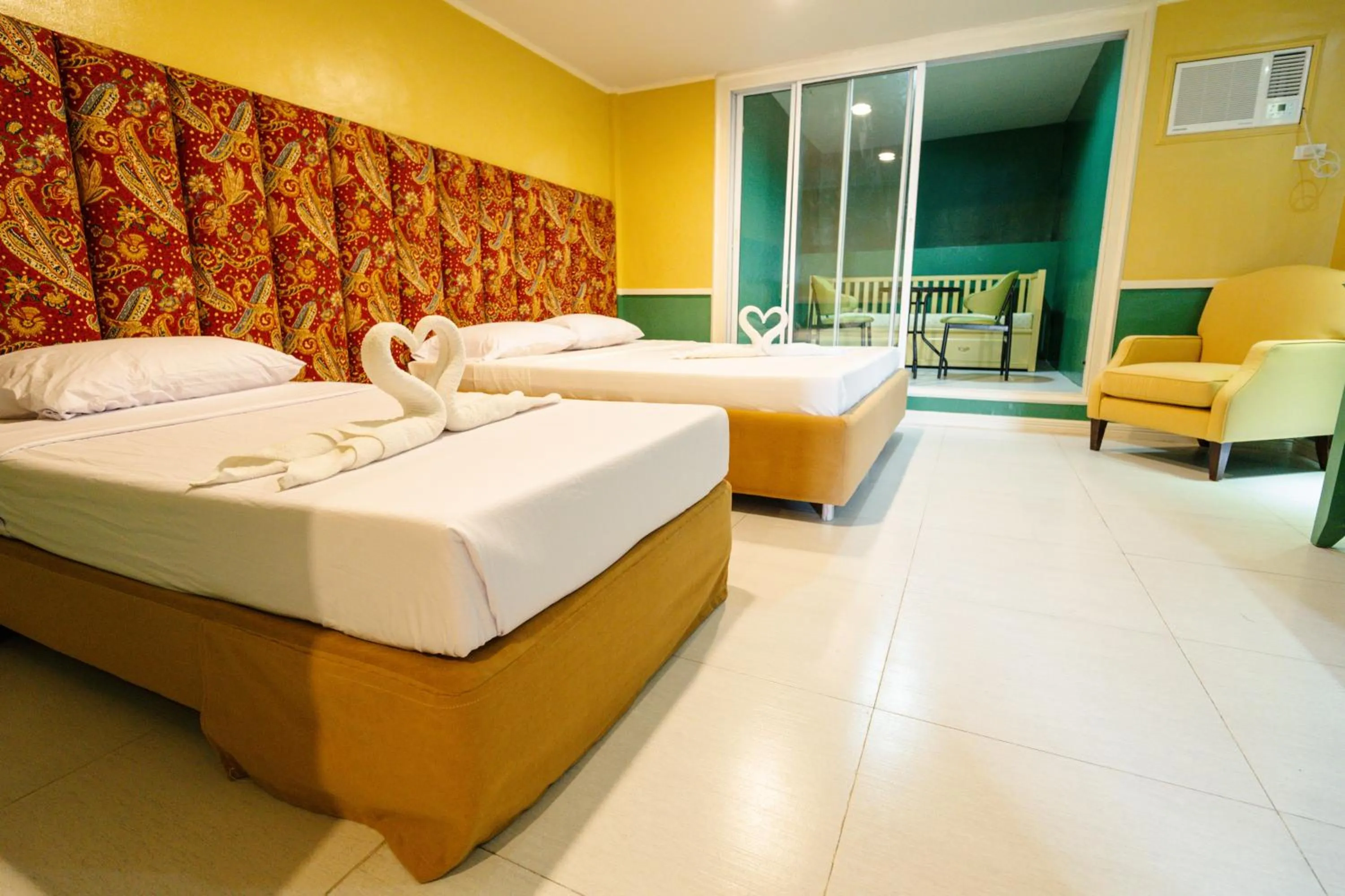 Bed in Jacobs Hill Tagaytay