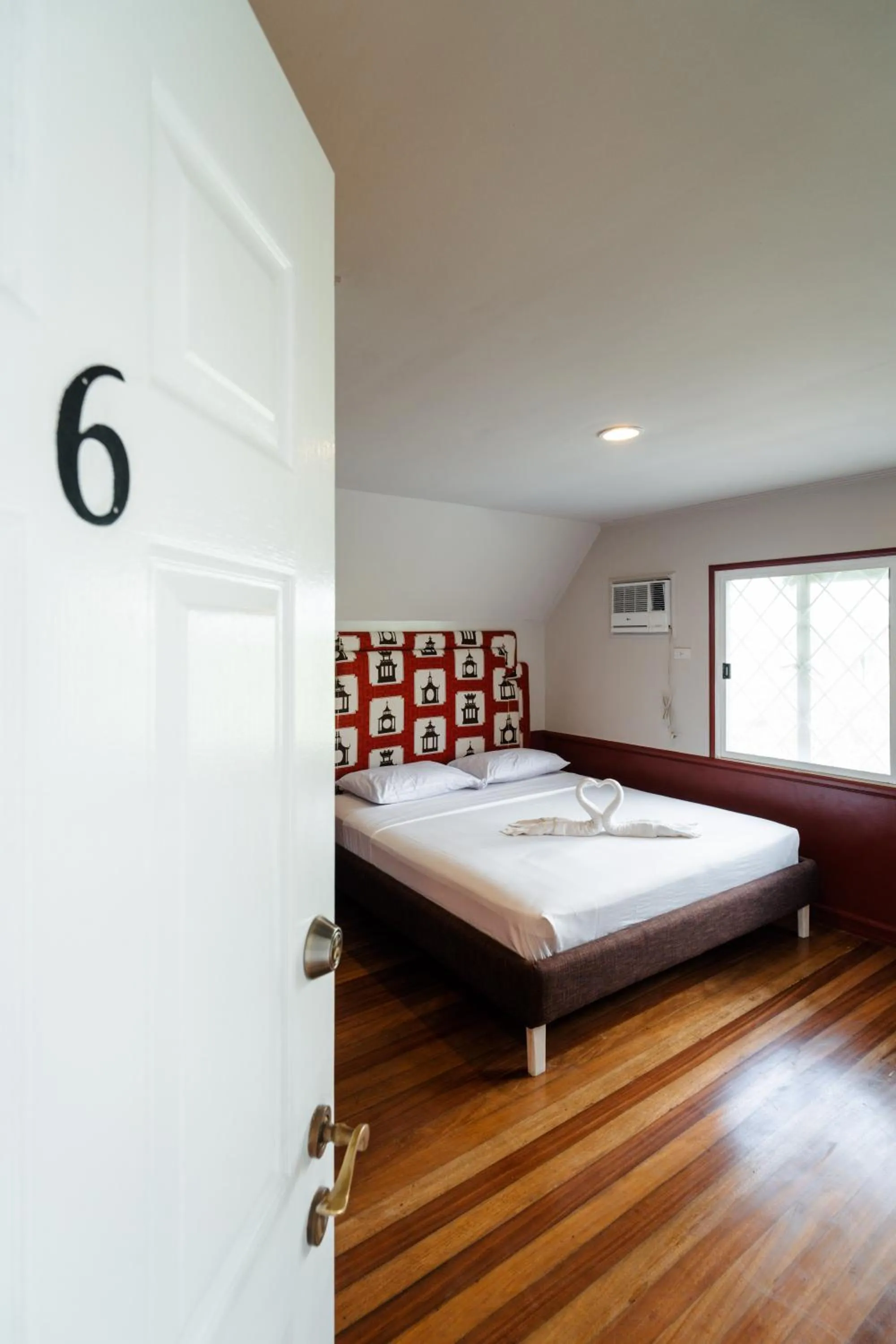 Bed in Jacobs Hill Tagaytay