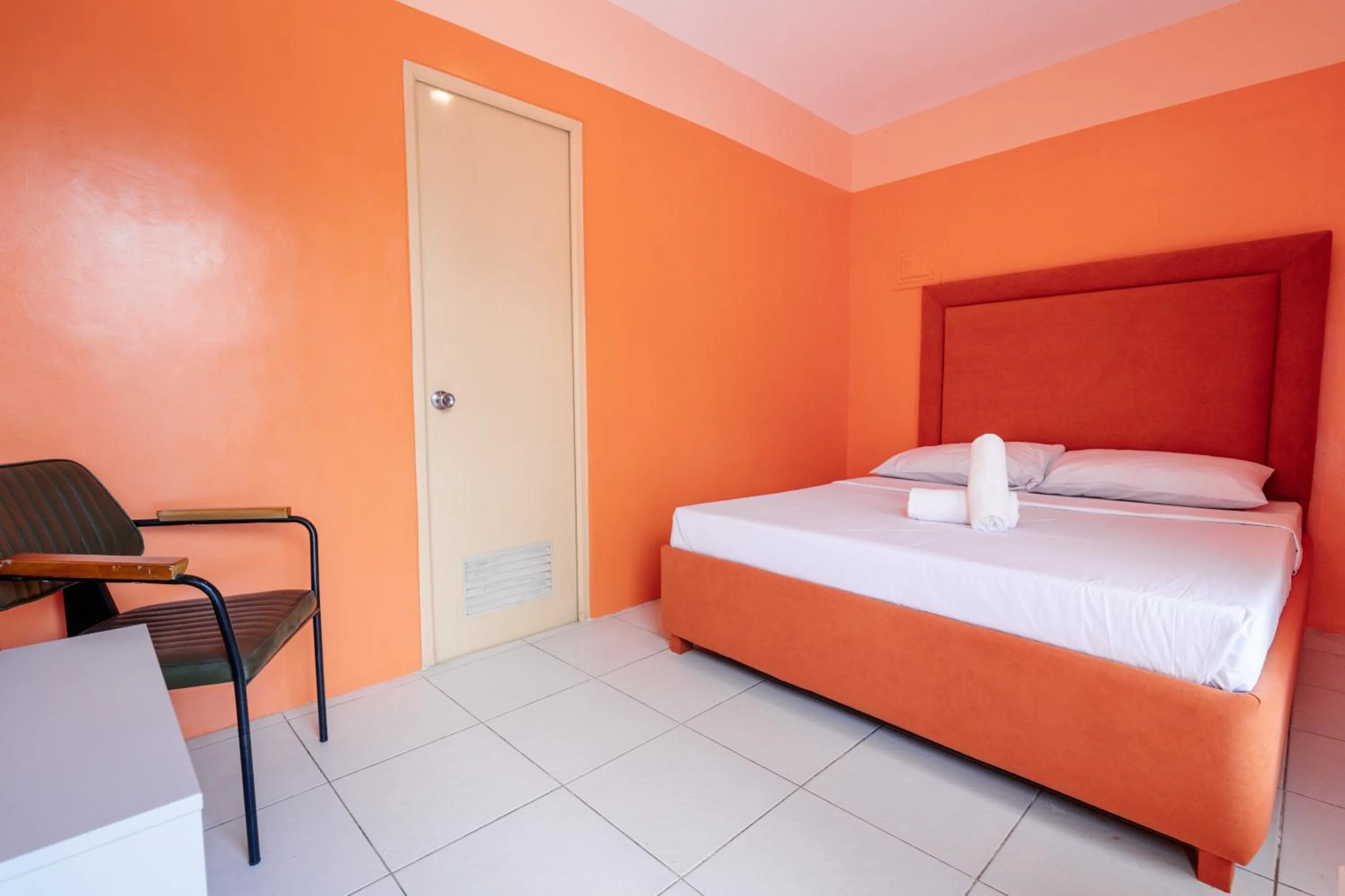 Bed in Jacobs Hill Tagaytay