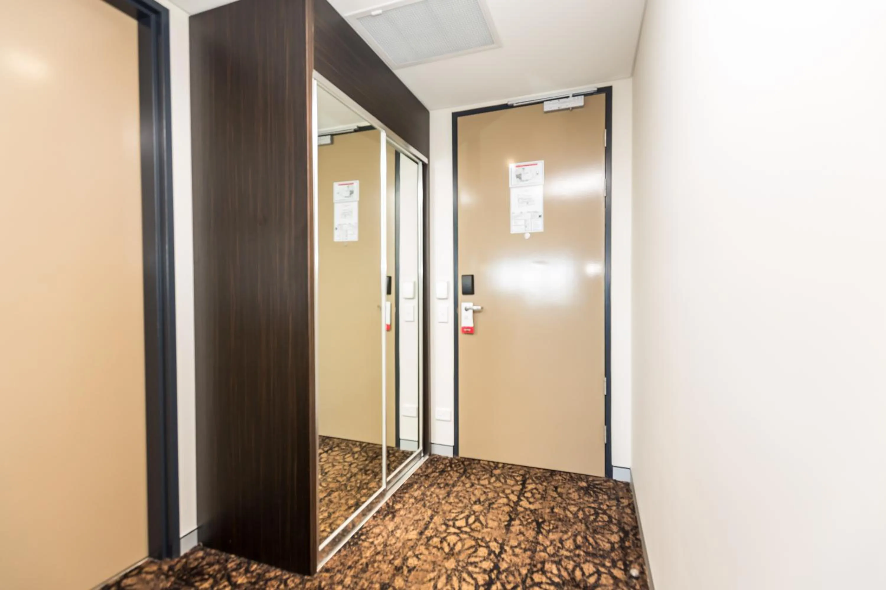 Calamvale Hotel Suites and Conference Centre