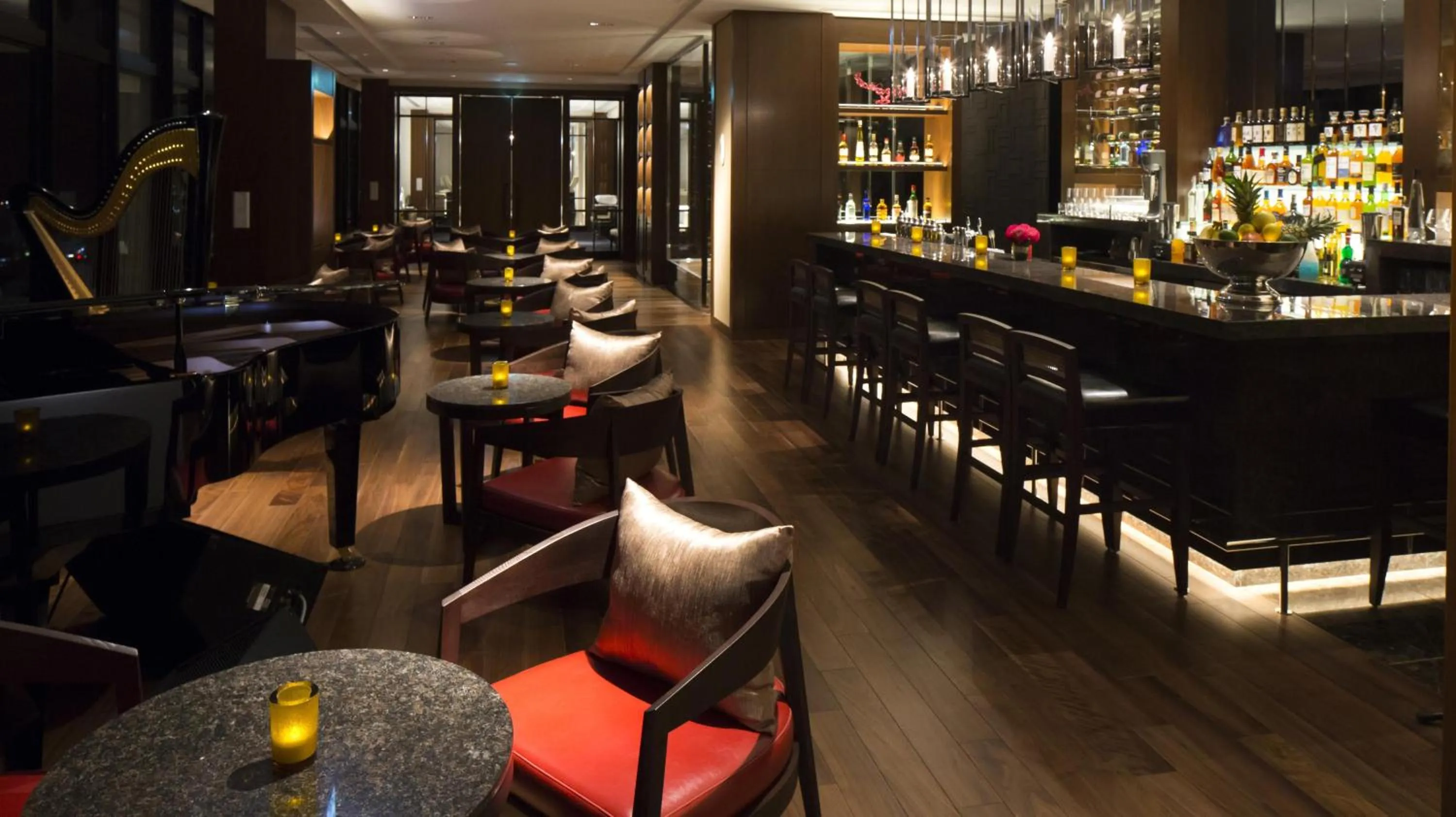 Lounge or bar in Hyatt Regency Naha, Okinawa