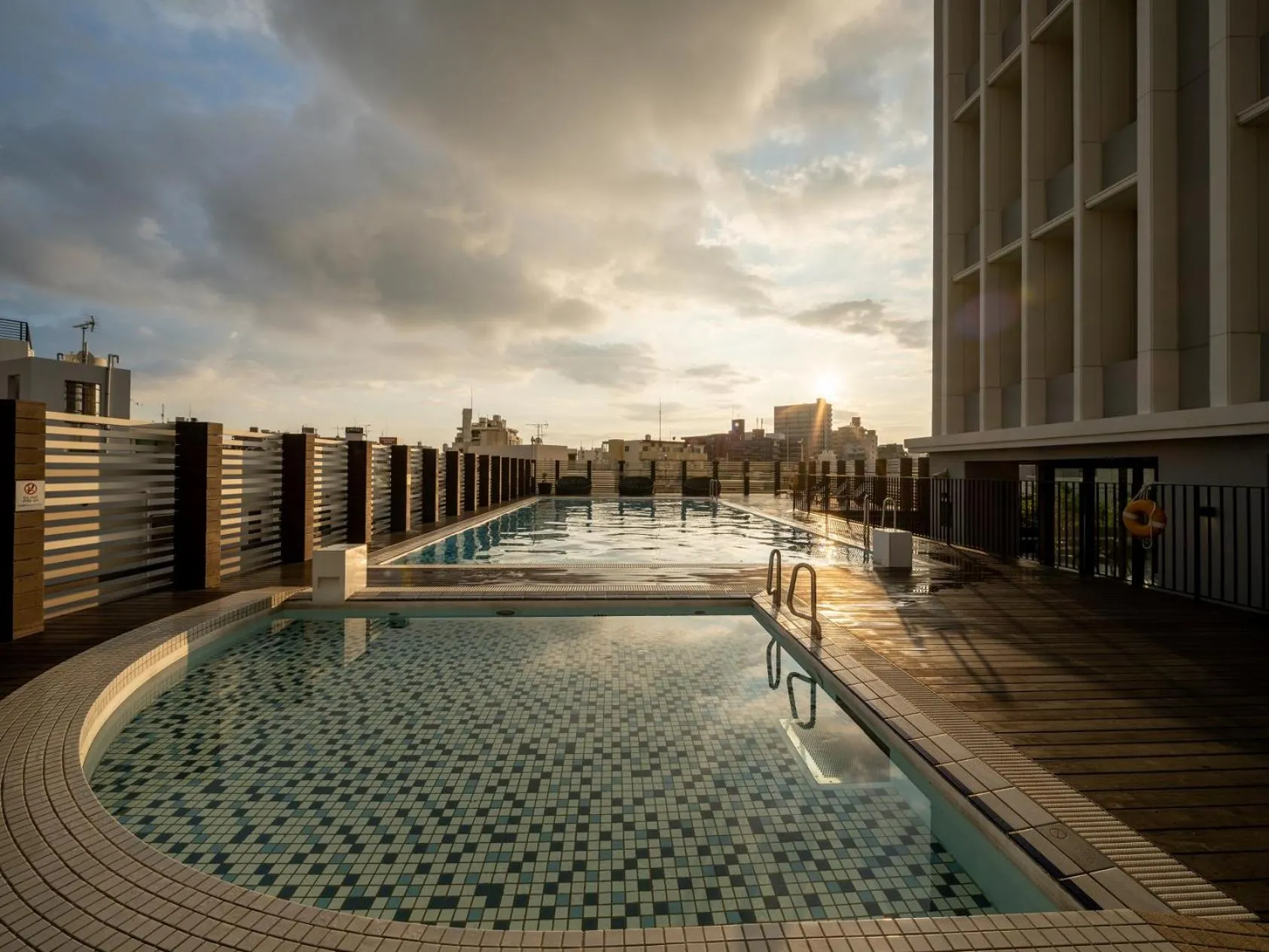 Swimming pool in Hyatt Regency Naha, Okinawa