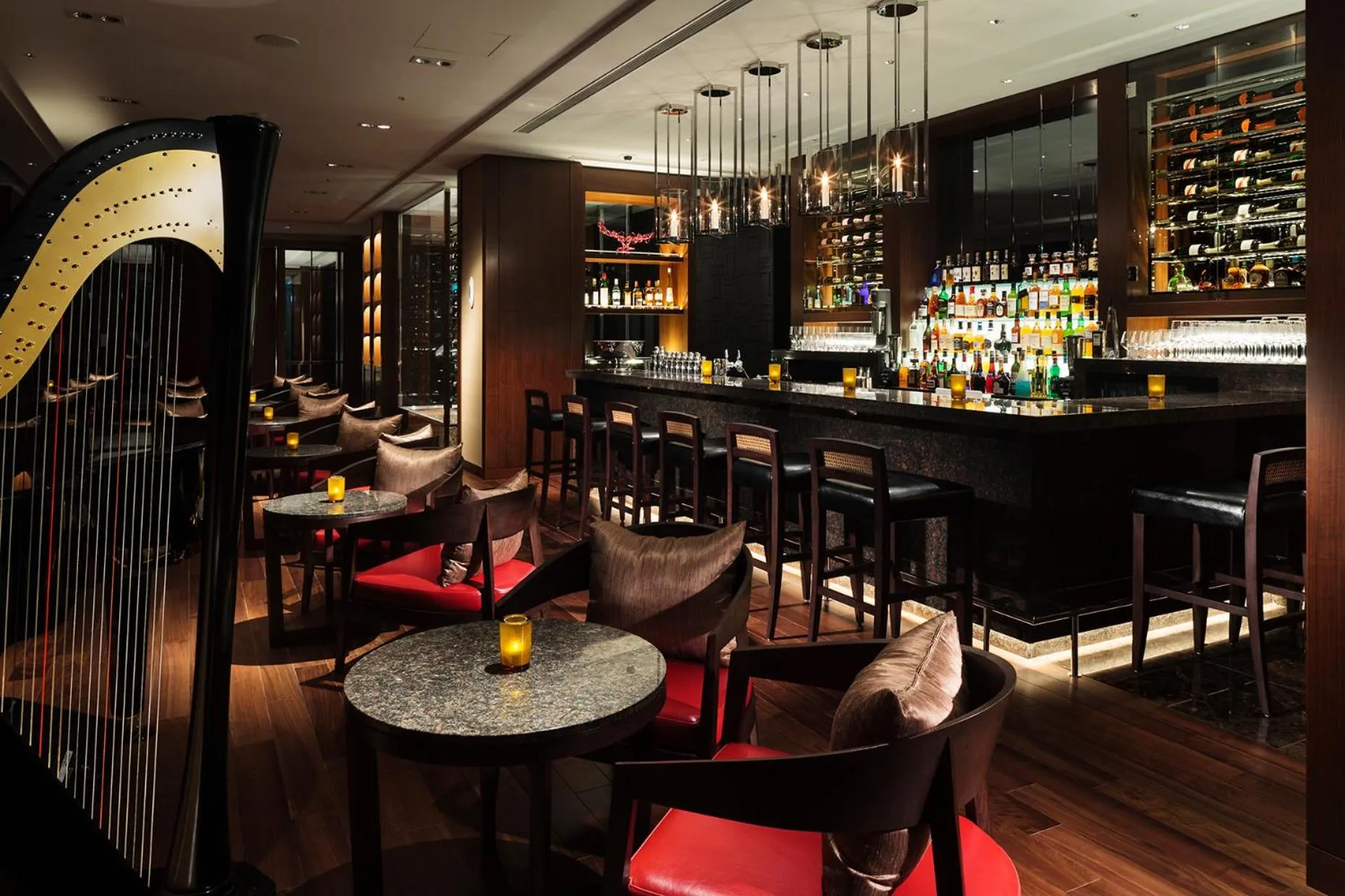 Lounge or bar in Hyatt Regency Naha, Okinawa