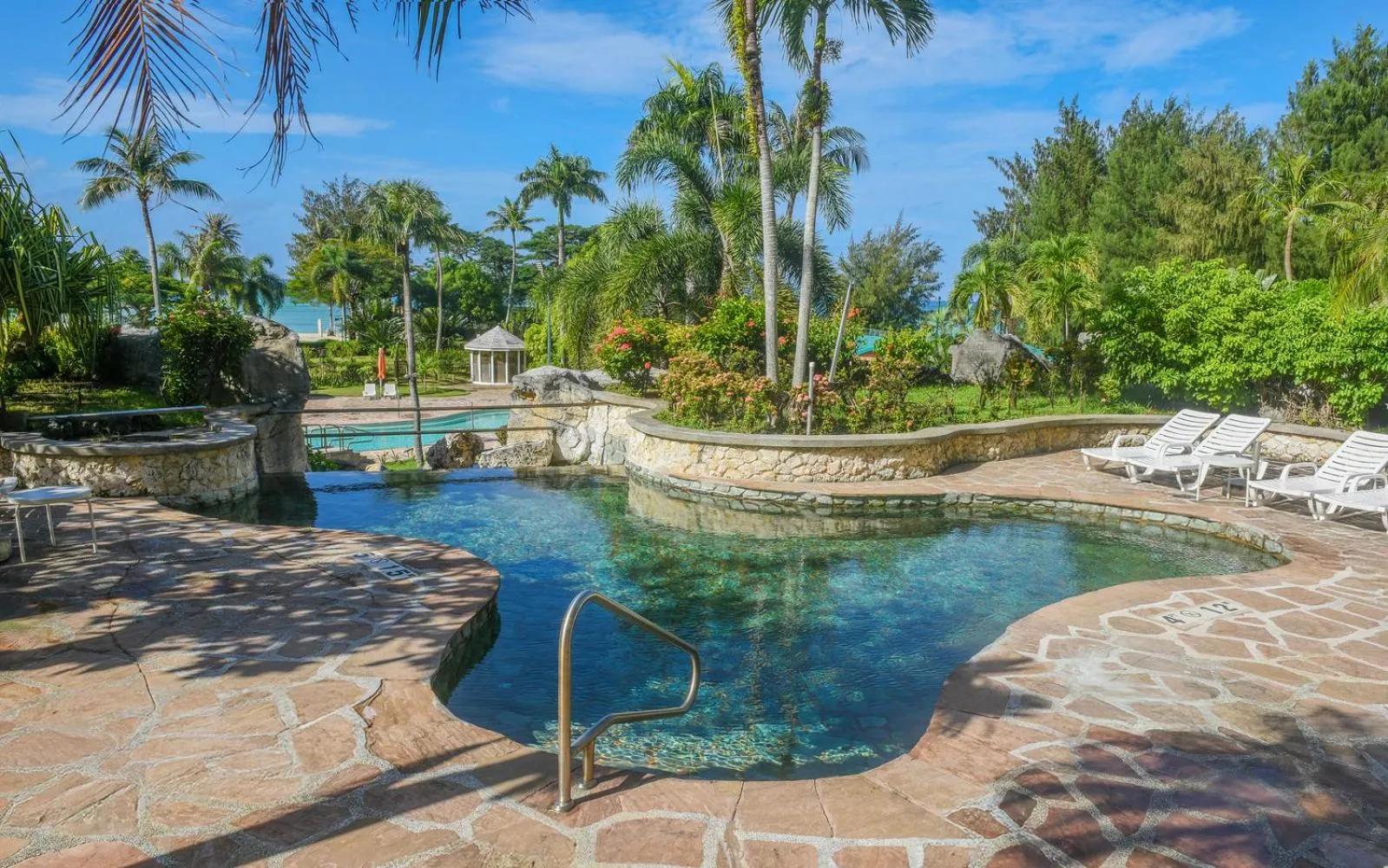 Swimming pool in Marianas Beach Resort