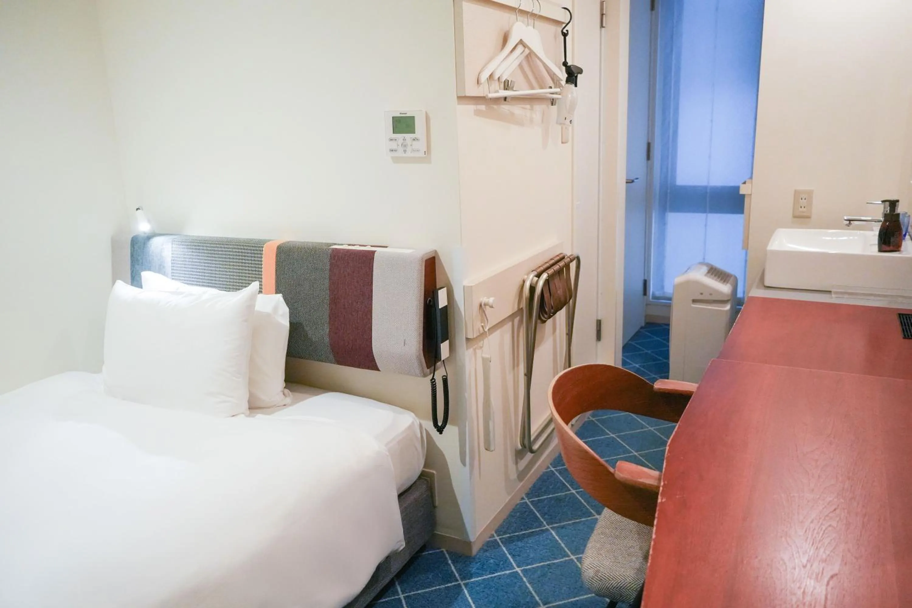 Bedroom, Bed in Rembrandt Style Yokohama Sakuragicho