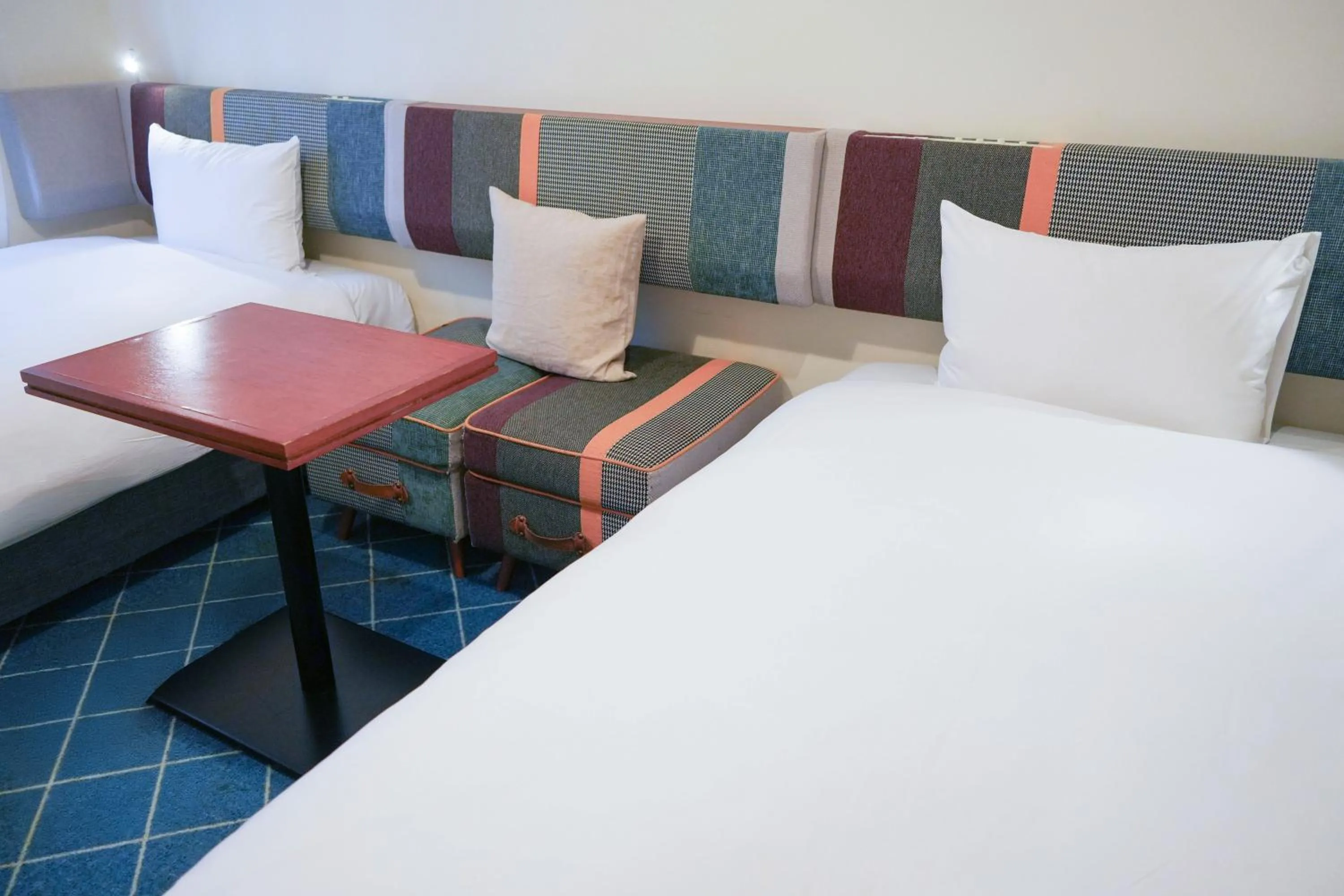 Bedroom, Bed in Rembrandt Style Yokohama Sakuragicho