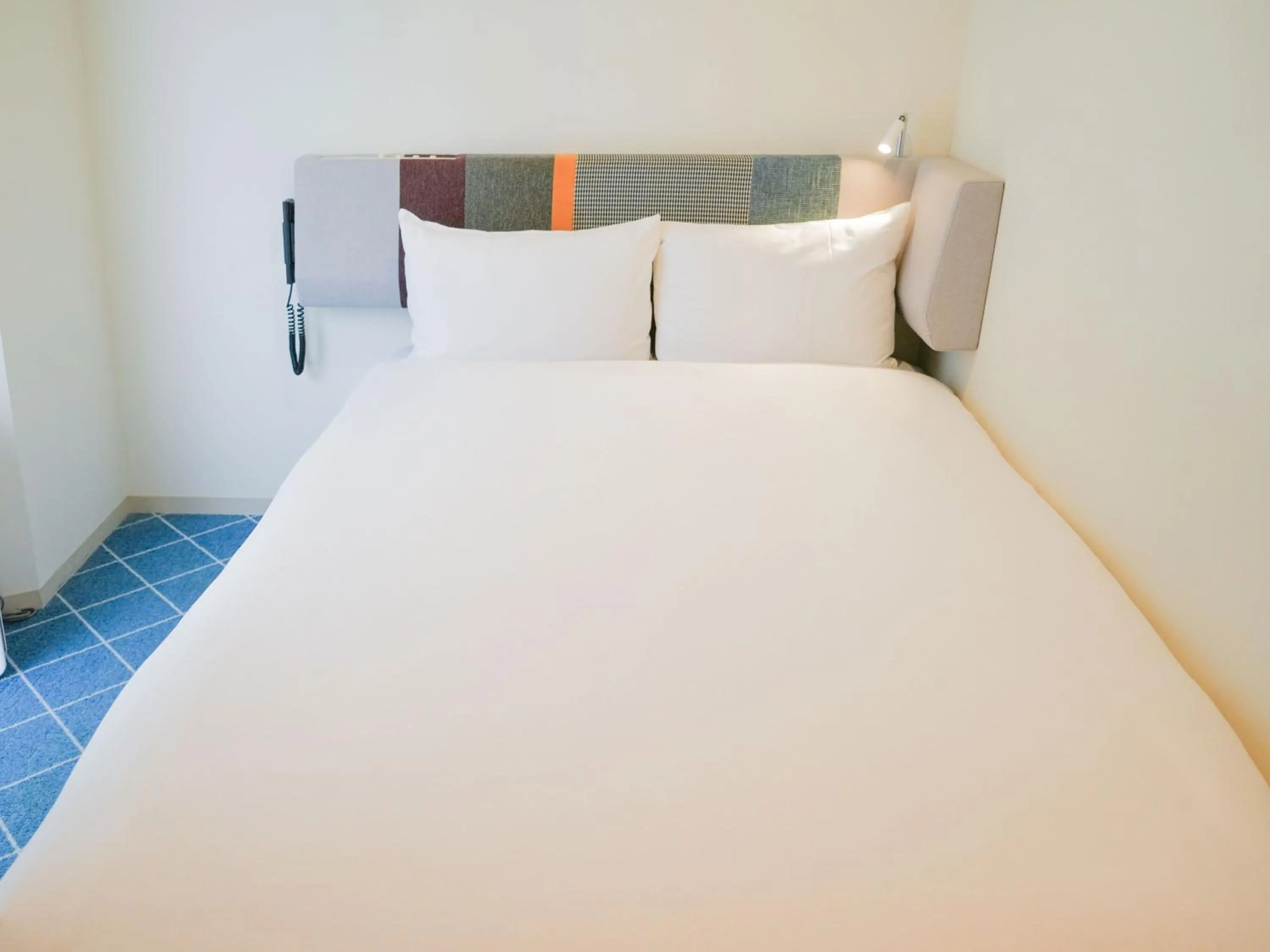 Bedroom, Bed in Rembrandt Style Yokohama Sakuragicho