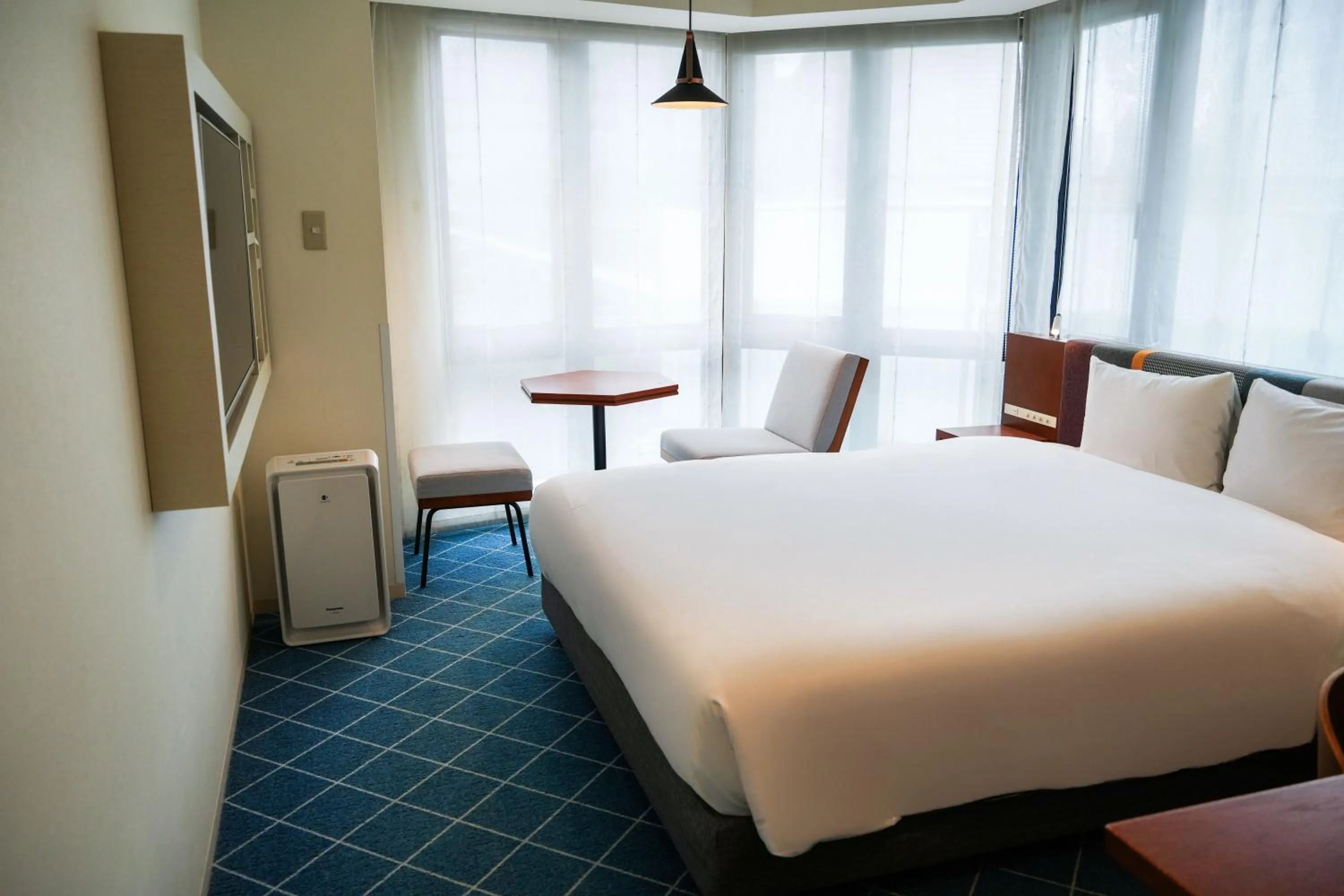 Bedroom, Bed in Rembrandt Style Yokohama Sakuragicho