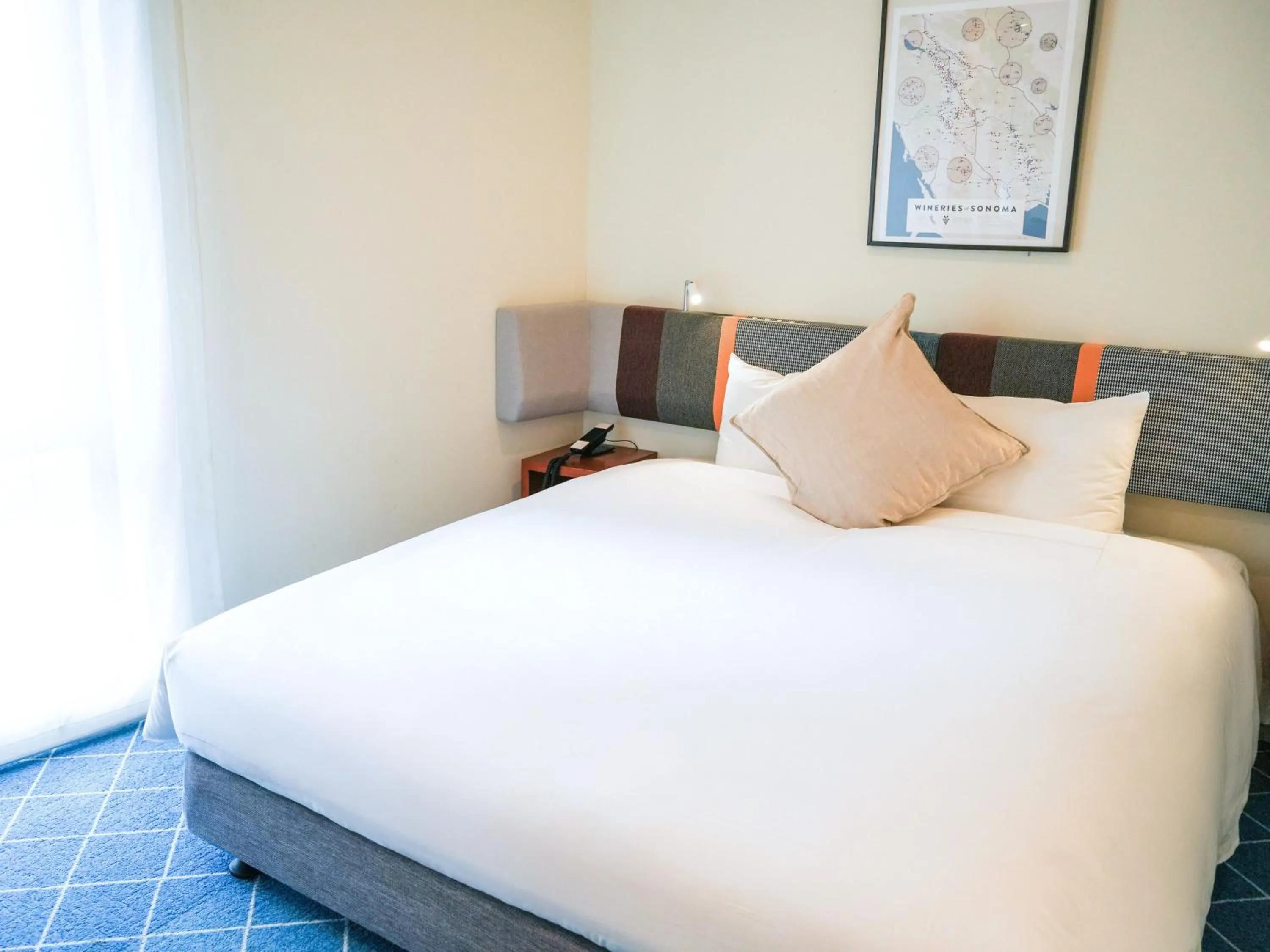 Bedroom, Bed in Rembrandt Style Yokohama Sakuragicho