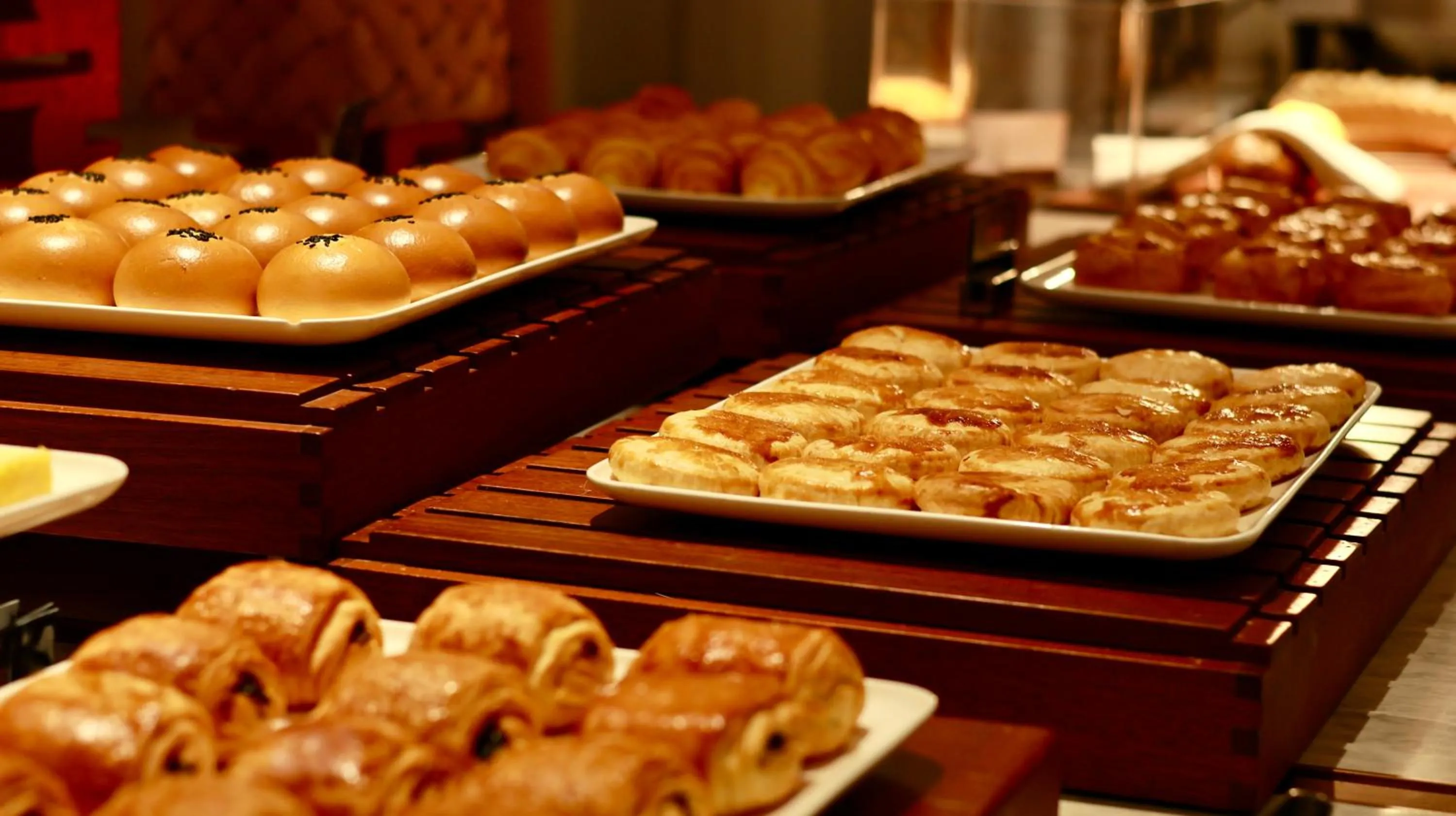 Buffet breakfast in Shanghai Hongqiao Yankuang Tulip Hotel